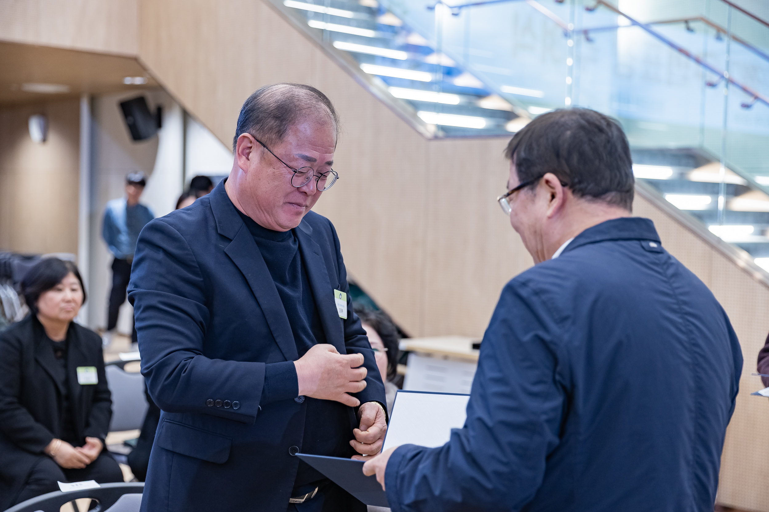 20251126-2025년 11월 정기 구민표창 수여식 20251126-15559_L_192542.jpg