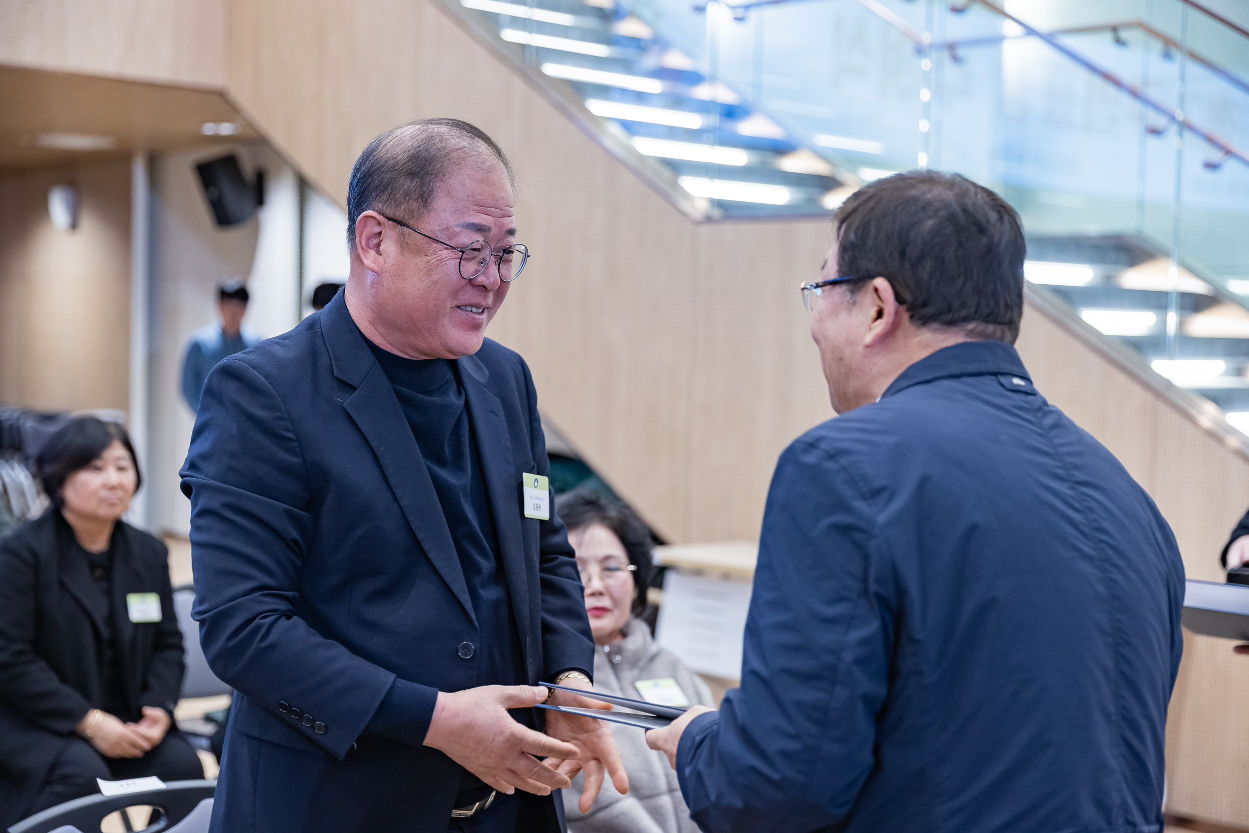 20251126-2025년 11월 정기 구민표창 수여식 20251126-15564_L_192542.jpg