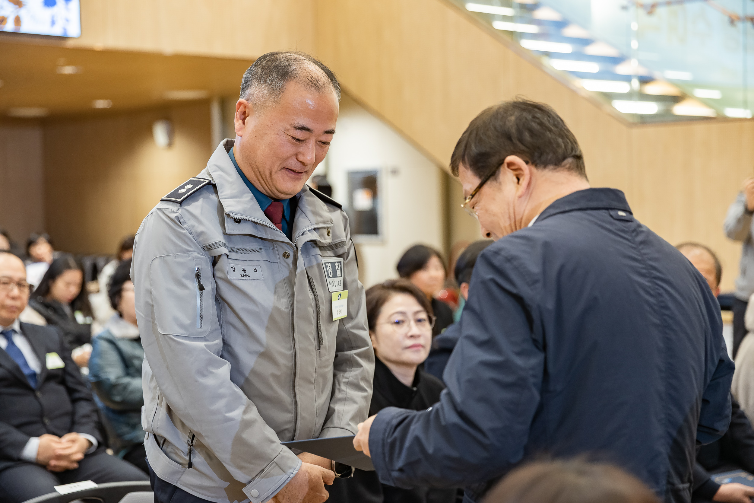 20251126-2025년 11월 정기 구민표창 수여식 20251126-15585_L_192542.jpg