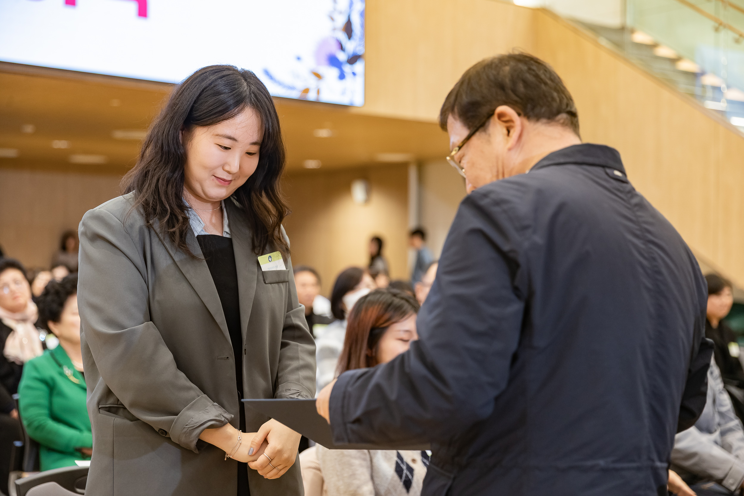 20251126-2025년 11월 정기 구민표창 수여식 20251126-15616_L_192543.jpg