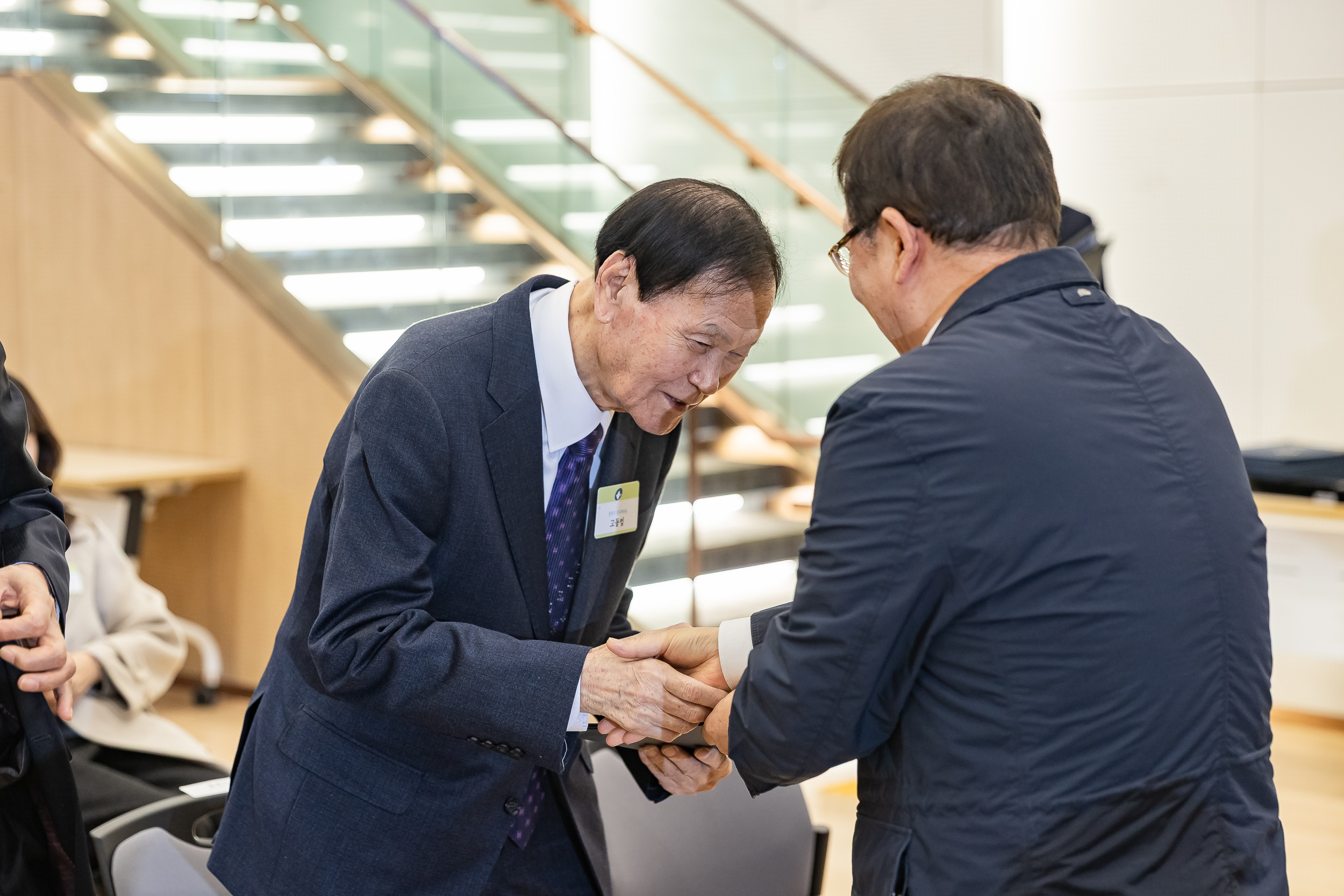 20251126-2025년 11월 정기 구민표창 수여식 20251126-15287_L_192538.jpg