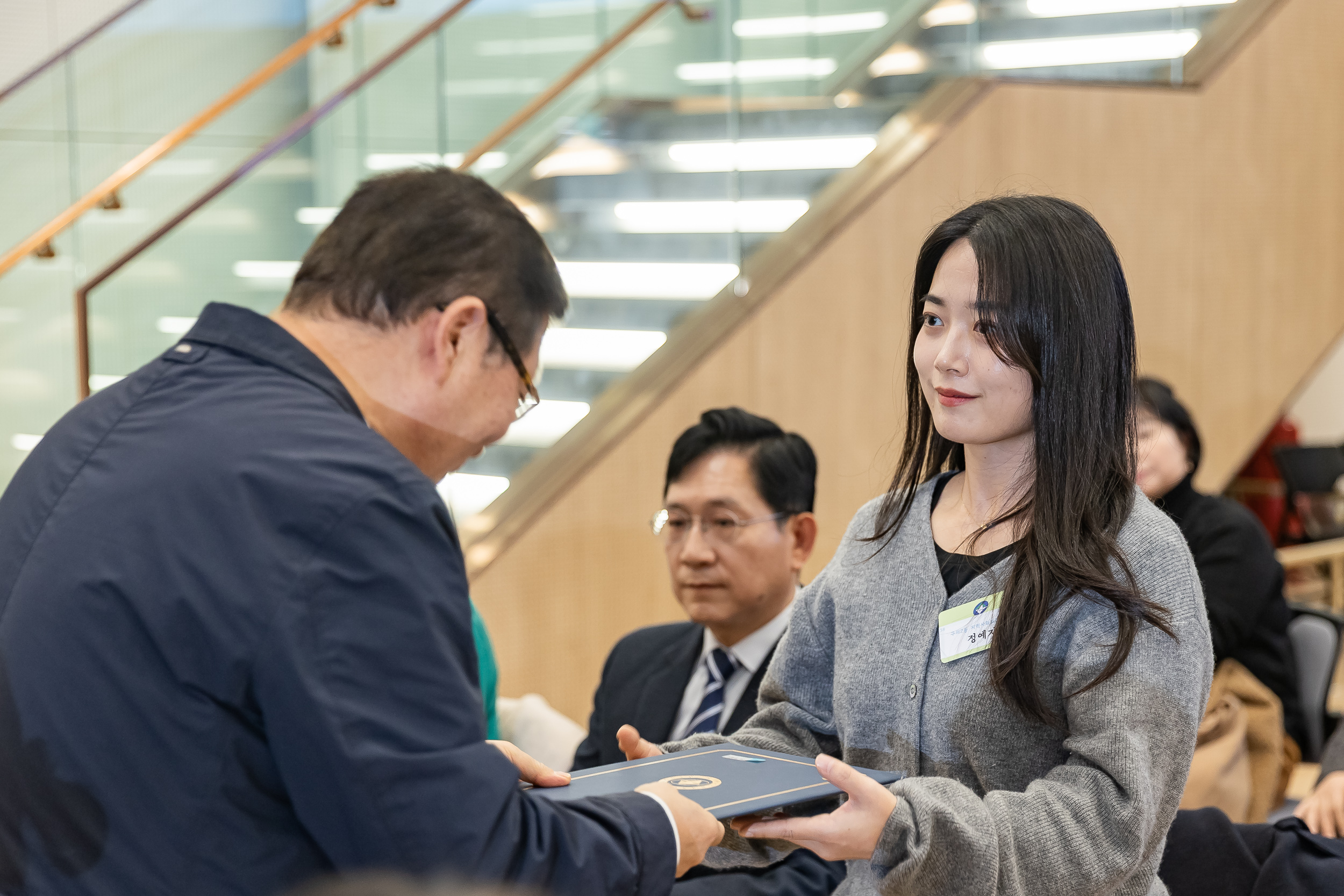 20251126-2025년 11월 정기 구민표창 수여식 20251126-15428_L_192540.jpg