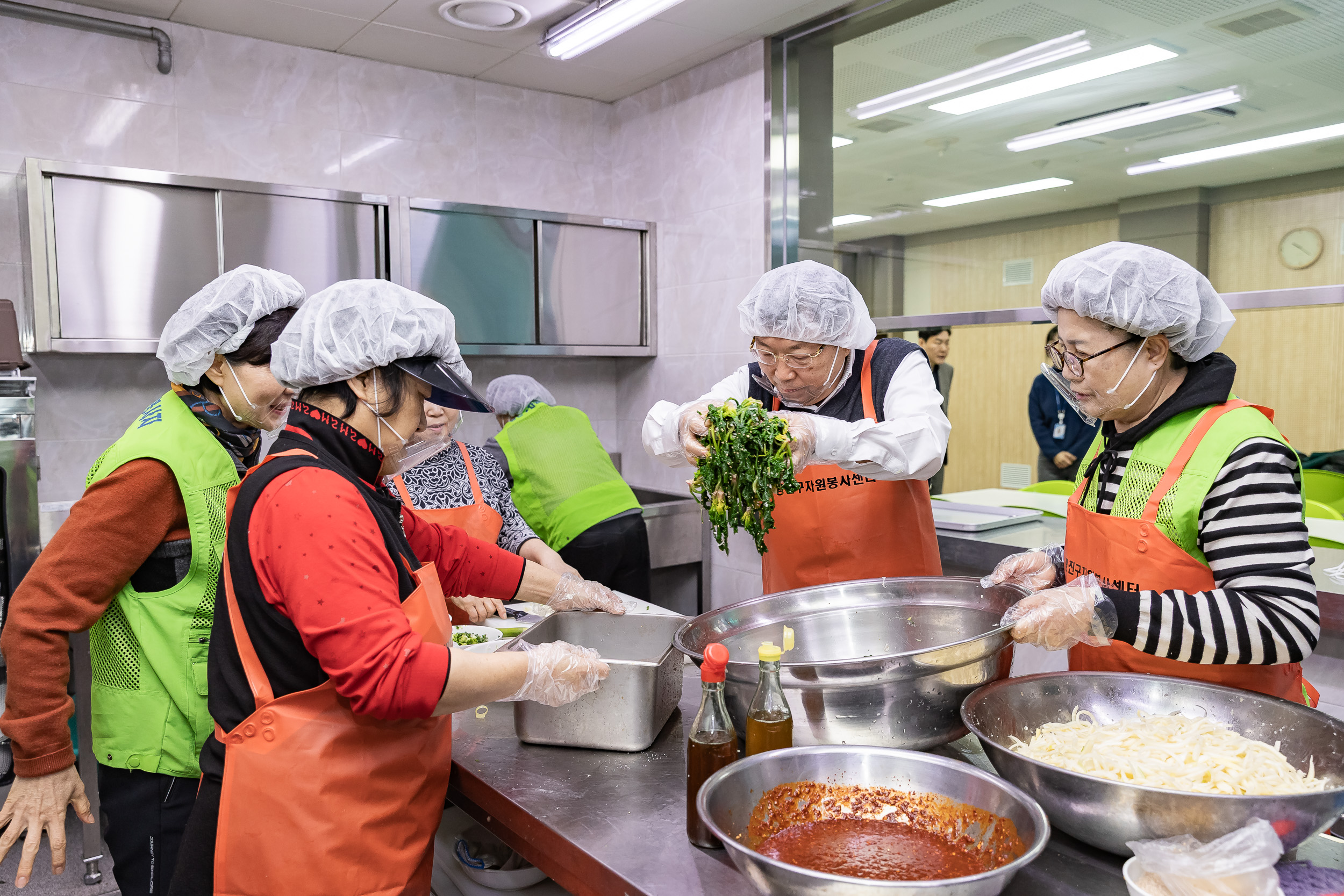 20260303-중곡4동 자원봉사캠프 건강음식 나눔 20260303-30168_L_204712.jpg