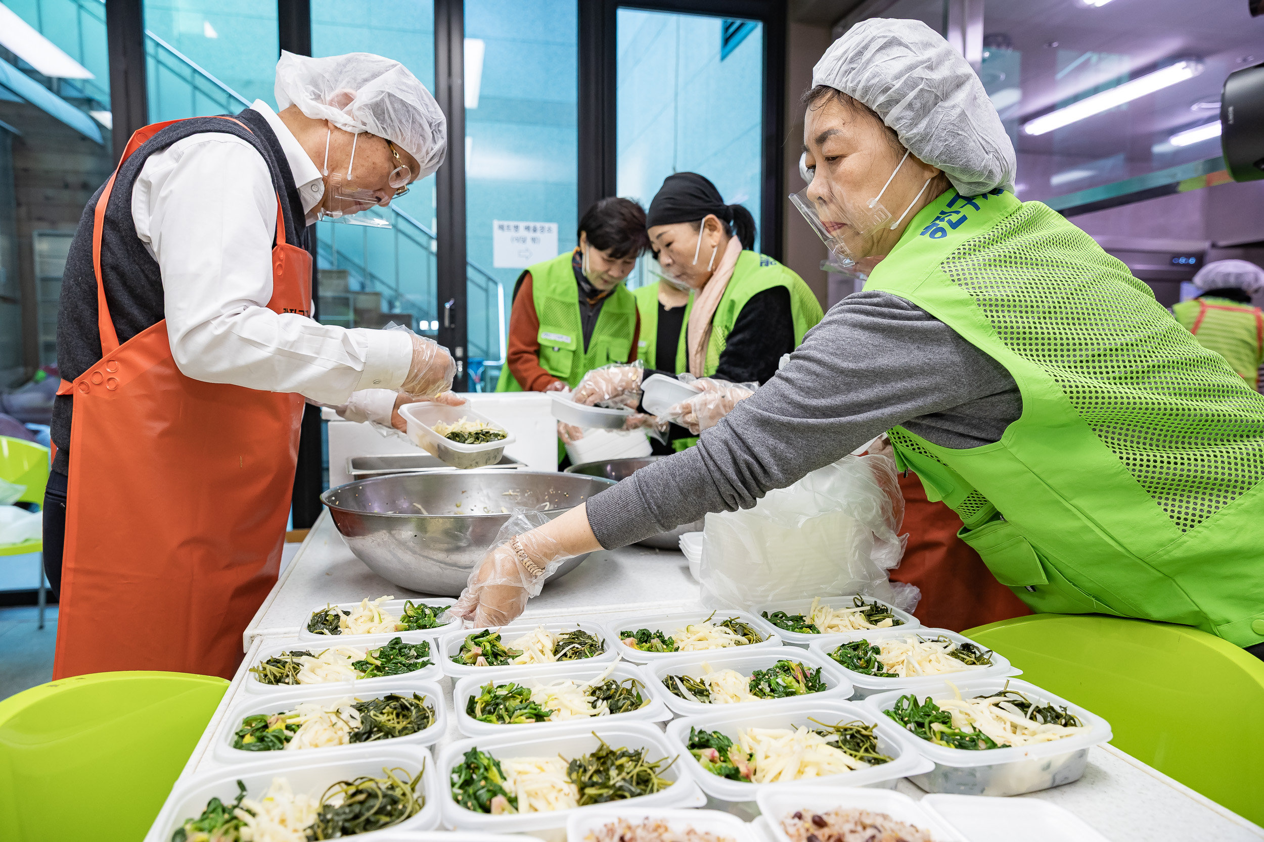 20260303-중곡4동 자원봉사캠프 건강음식 나눔 20260303-30280_L_204713.jpg