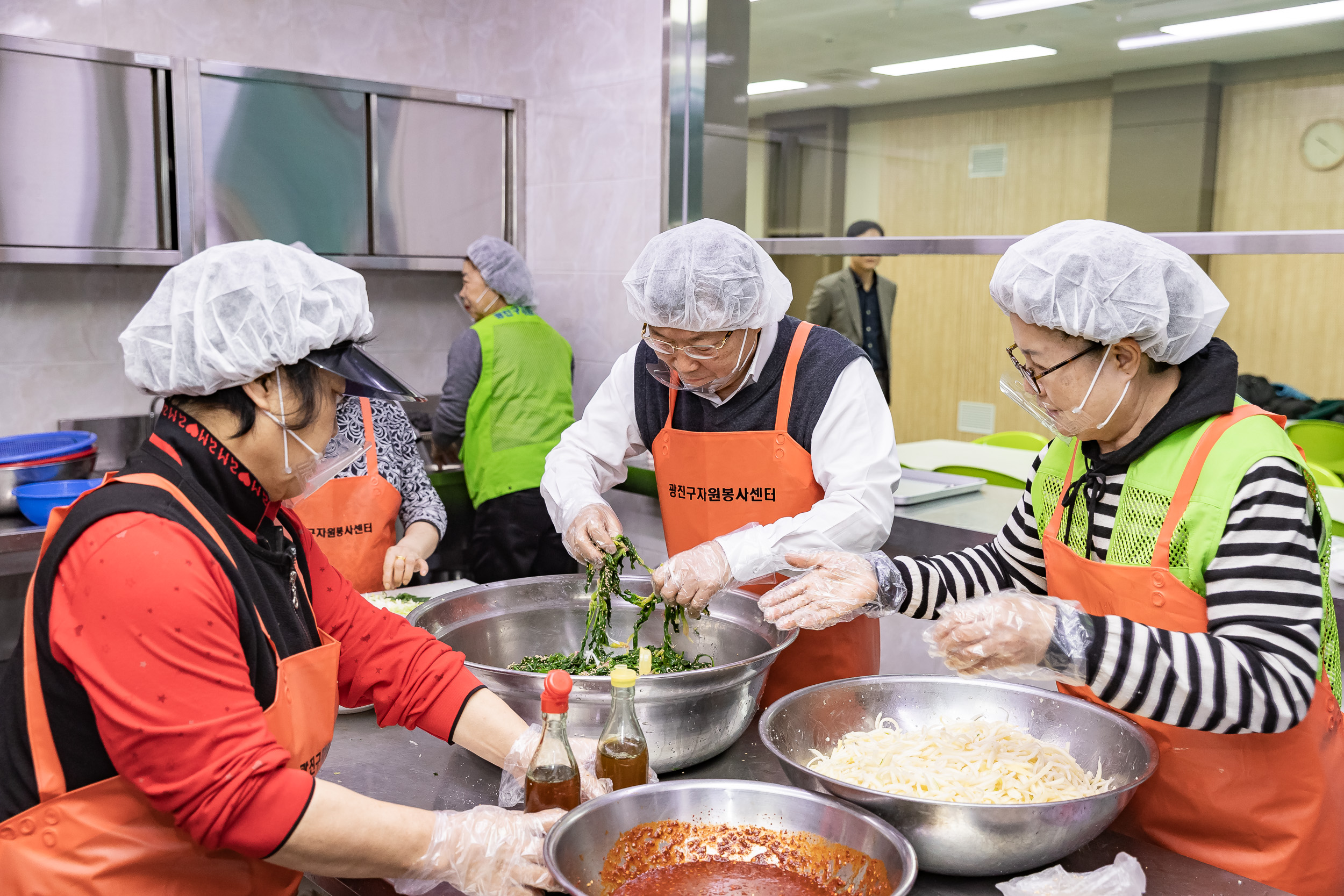 20260303-중곡4동 자원봉사캠프 건강음식 나눔 20260303-30160_L_204712.jpg