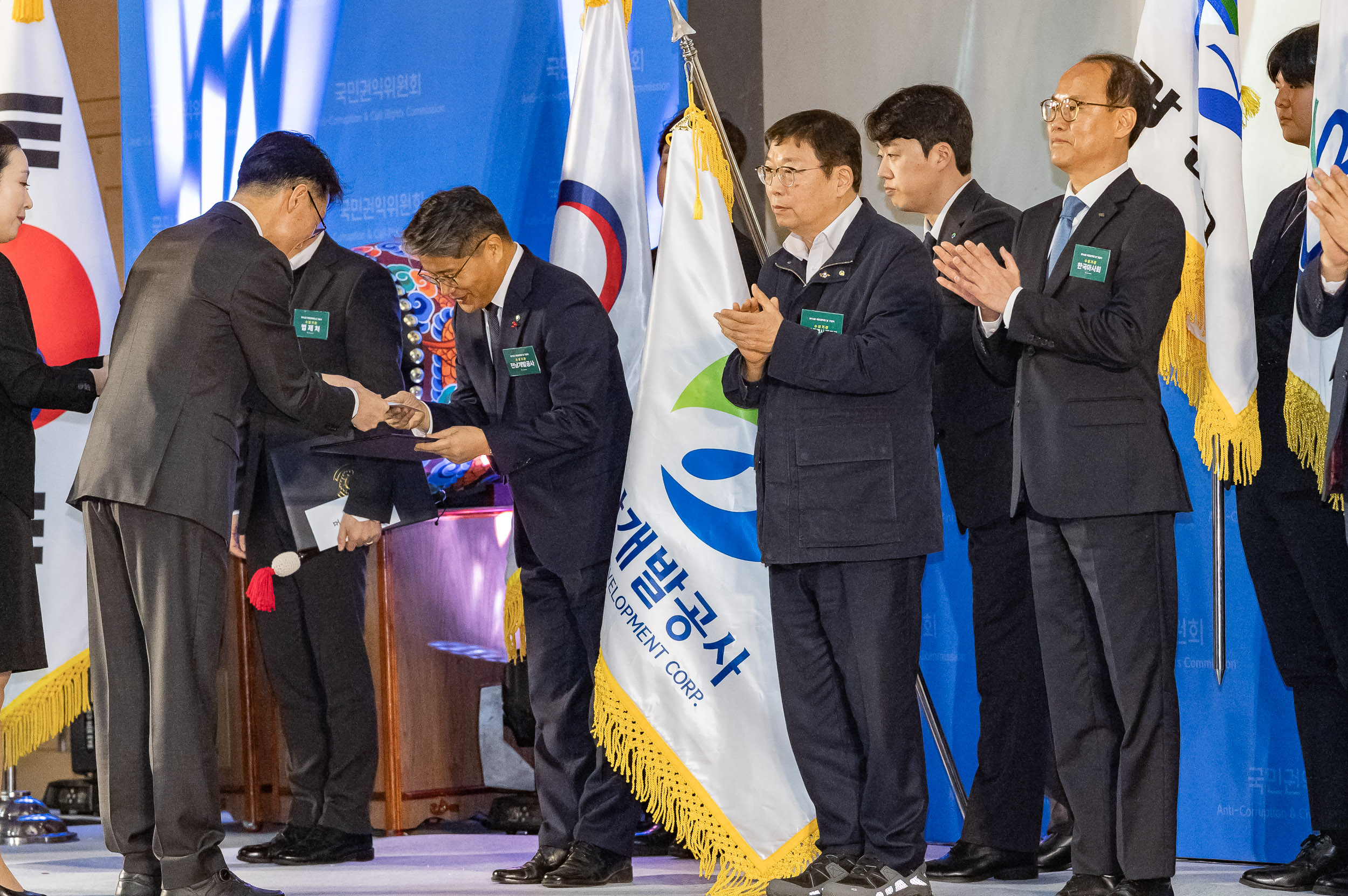 20260227-제14회 국민권익의 날 기념식-종합청렴도평가 유공 단체 표창 수상 20260227-06152_L_203947.jpg