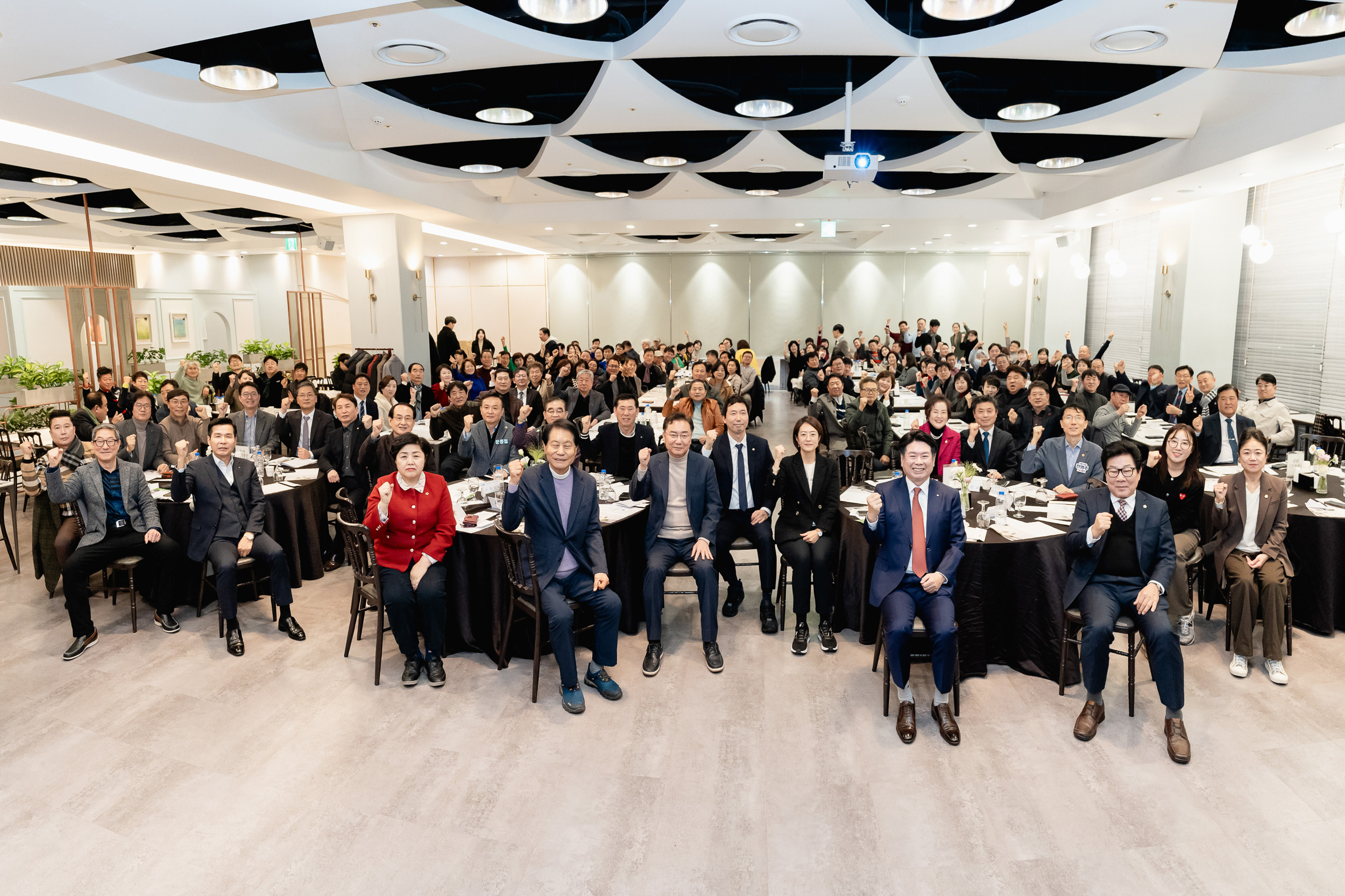 20251211-광진구상공회 2025 송년 특별강연 및 기념식 20251211-33259_L_191707.jpg