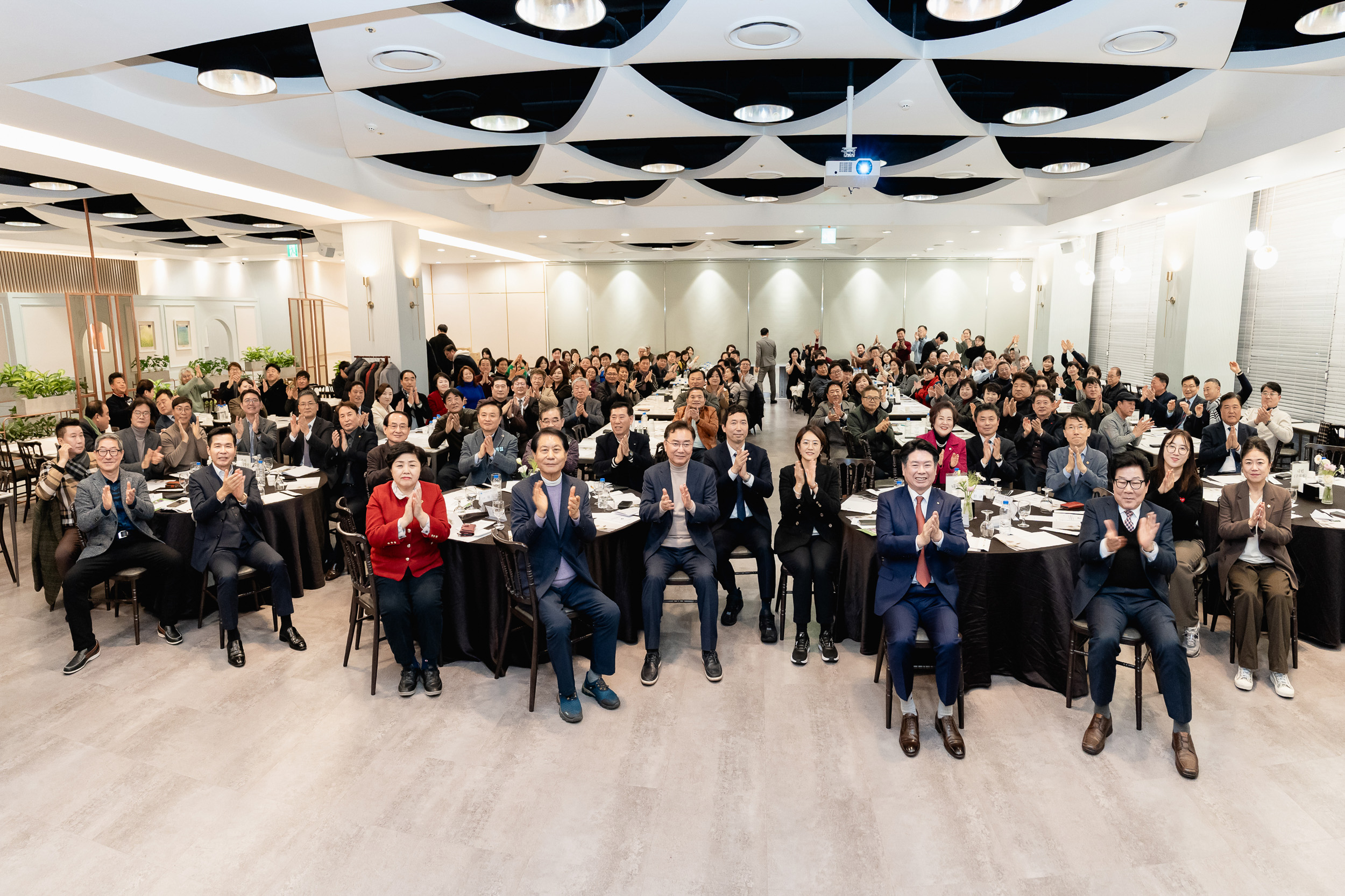 20251211-광진구상공회 2025 송년 특별강연 및 기념식 20251211-33260_L_191707.jpg