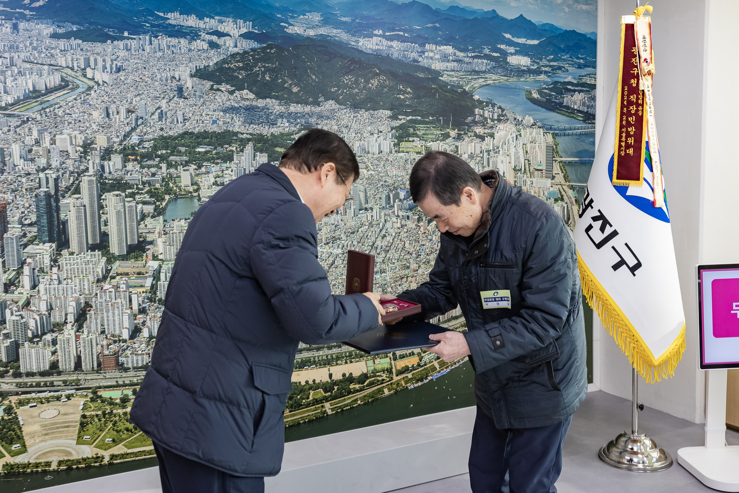 20260114-6.25 전쟁 참전자 무공훈장 전수식 20260114-2149_L_183540.jpg