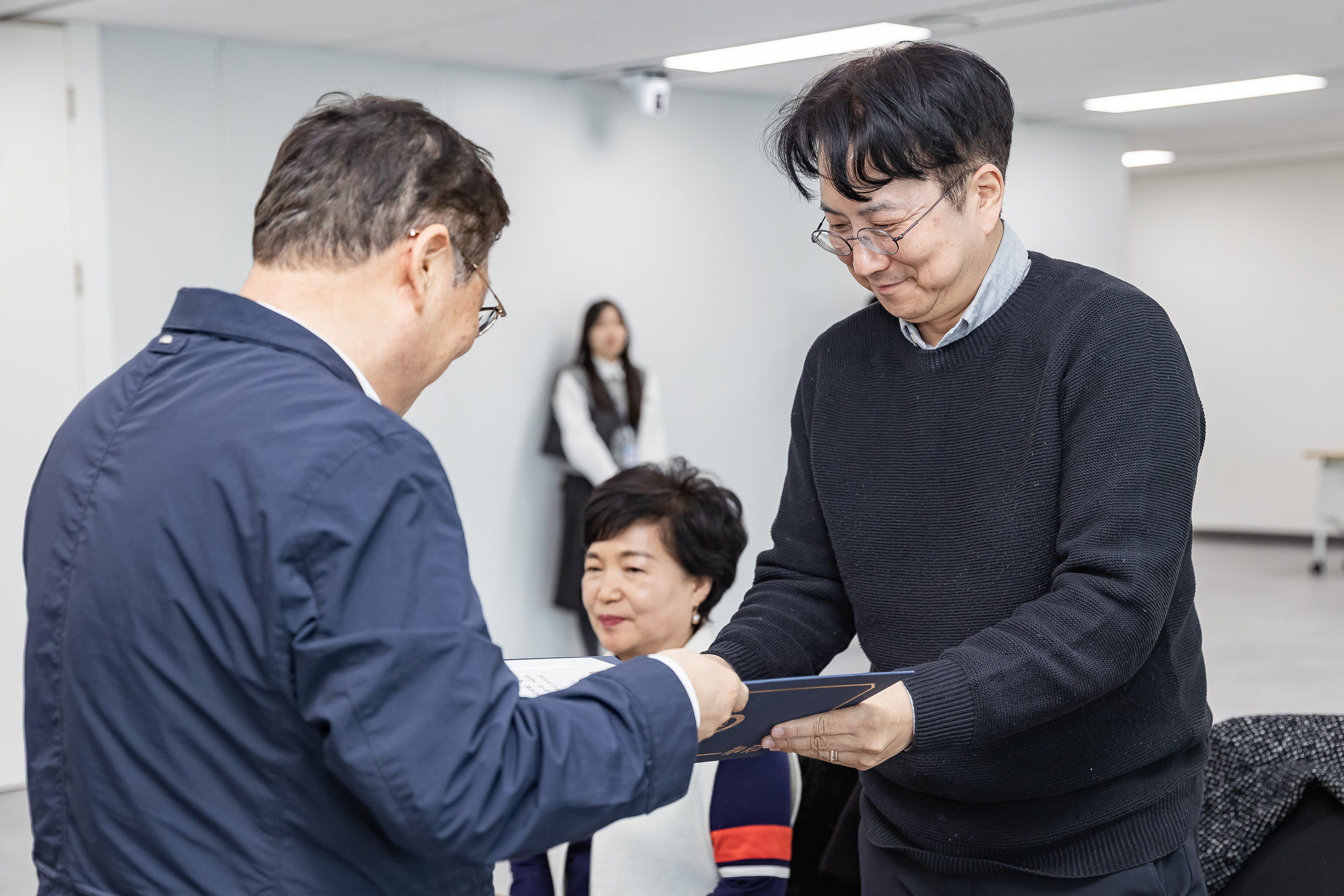 20260203-중곡1동 주민자치회 위원 위촉장 수여식 20260203-10594_L_181309.jpg