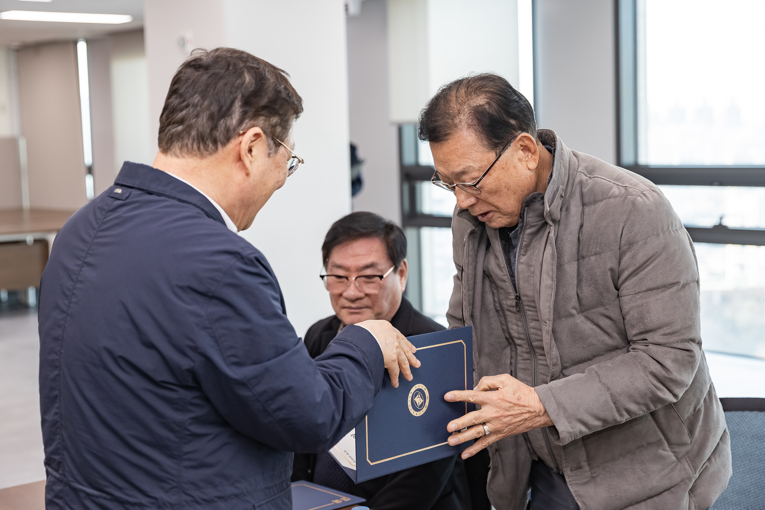 20260203-중곡1동 주민자치회 위원 위촉장 수여식 20260203-10644_L_181309.jpg