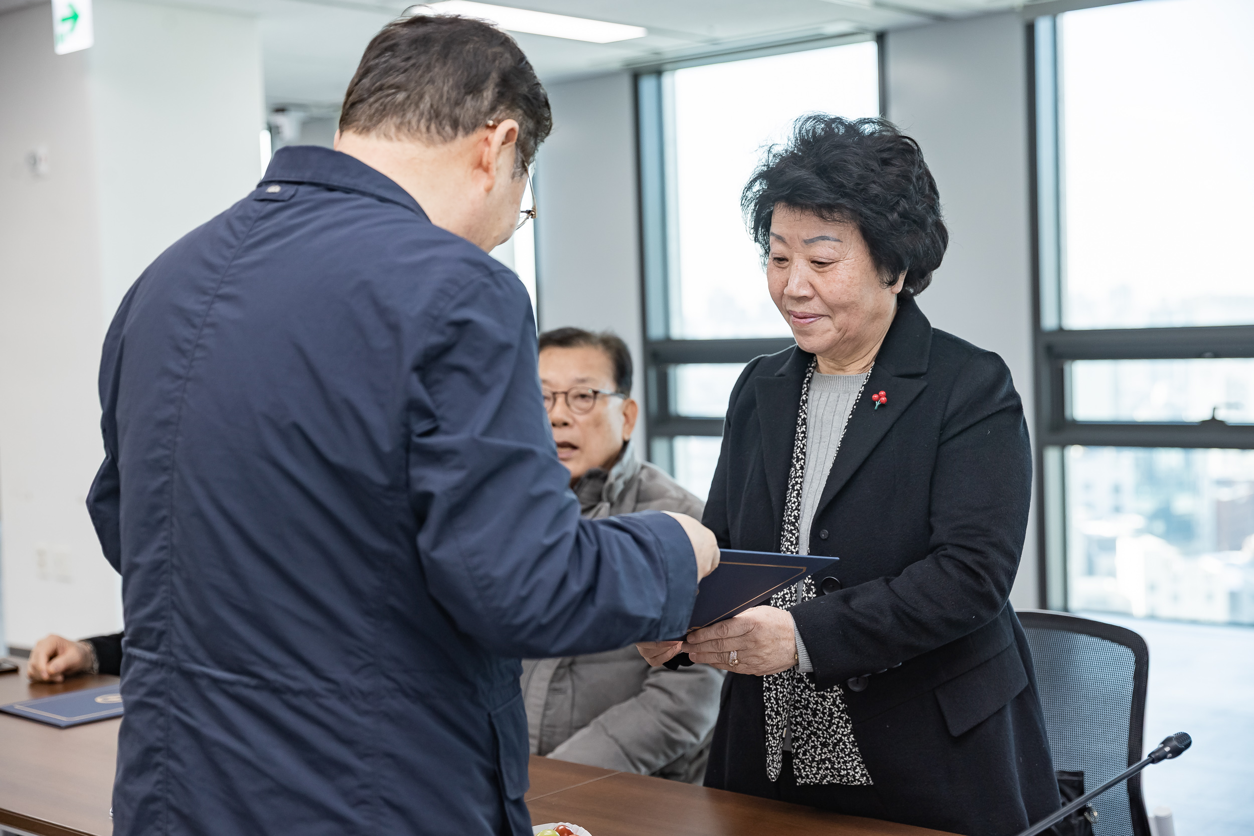 20260203-중곡1동 주민자치회 위원 위촉장 수여식 20260203-10653_L_181309.jpg