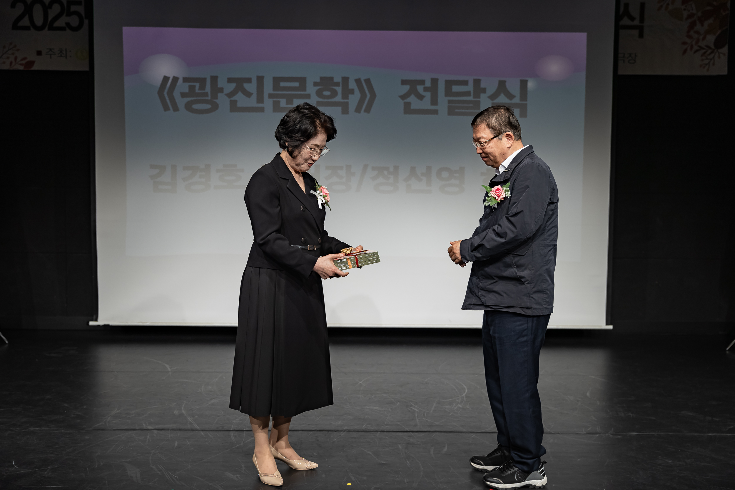 20251021-제24회 광나루사생회 정기전 20251021-64369_L_172716.jpg