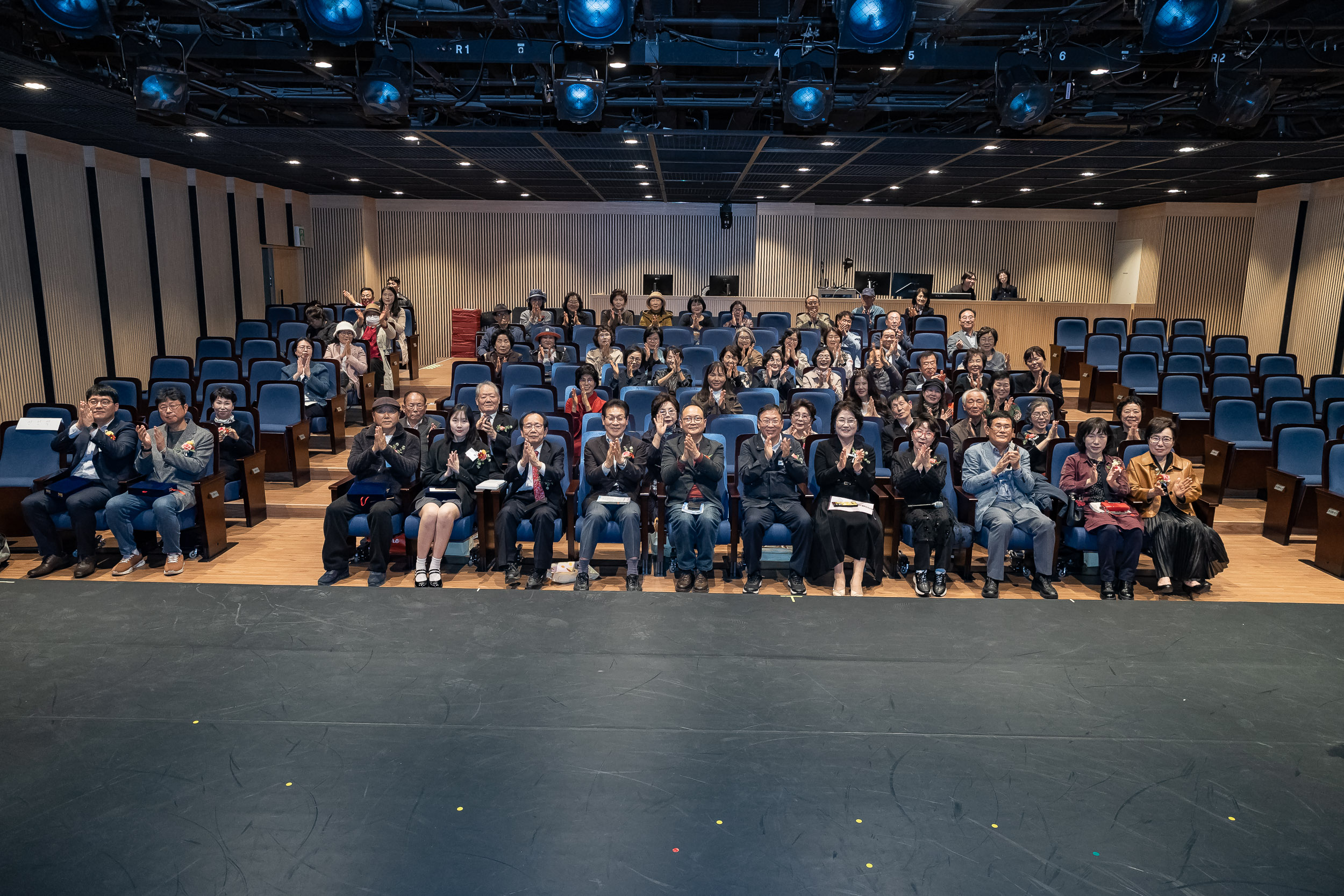 20251021-제24회 광나루사생회 정기전 20251021-64594_L_172718.jpg