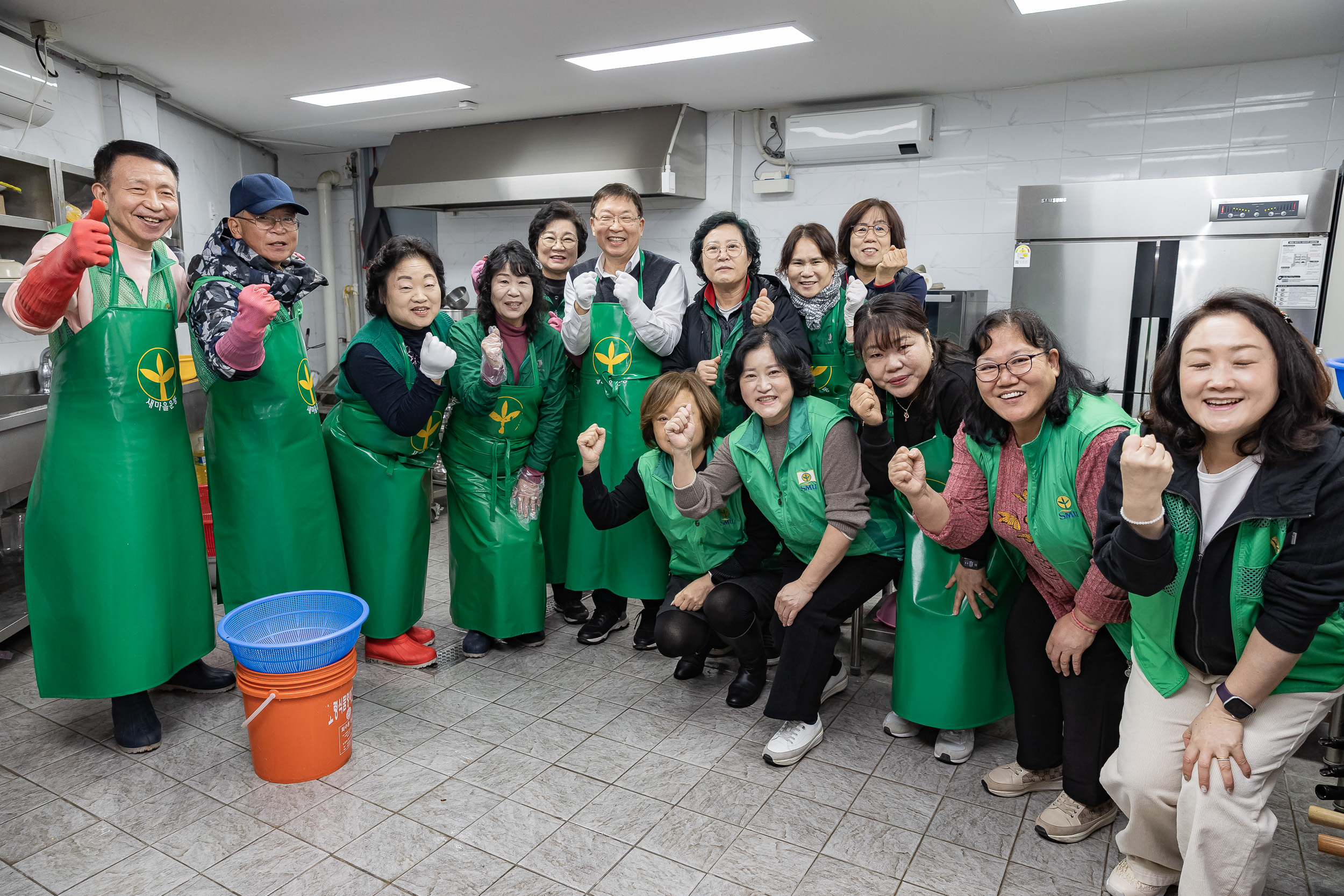 20251216-따뜻한 겨울나기 관내 어르신 이.미용봉사 및 점심대접 20251216-37355_L_182206.jpg