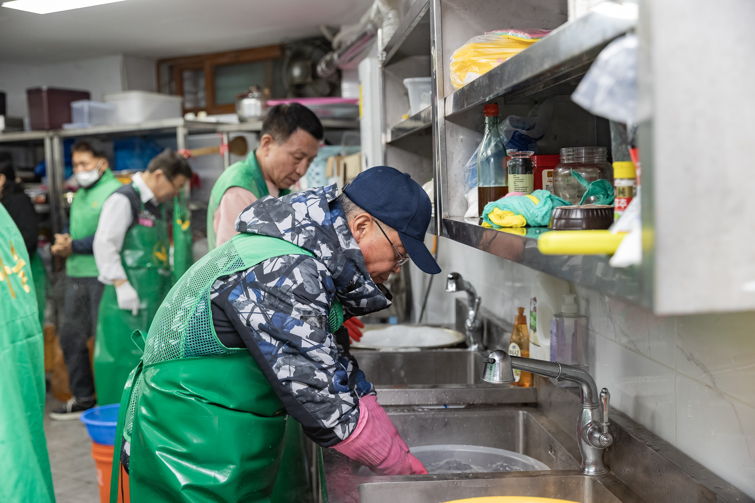 20251216-따뜻한 겨울나기 관내 어르신 이.미용봉사 및 점심대접 20251216-37479_L_182207.jpg