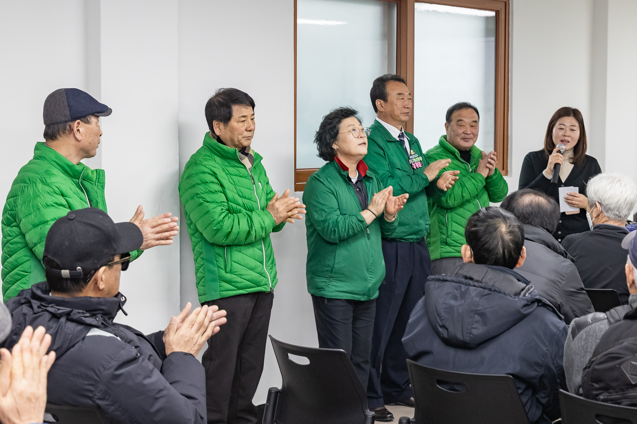 20251216-따뜻한 겨울나기 관내 어르신 이.미용봉사 및 점심대접 20251216-37531_L_182208.jpg