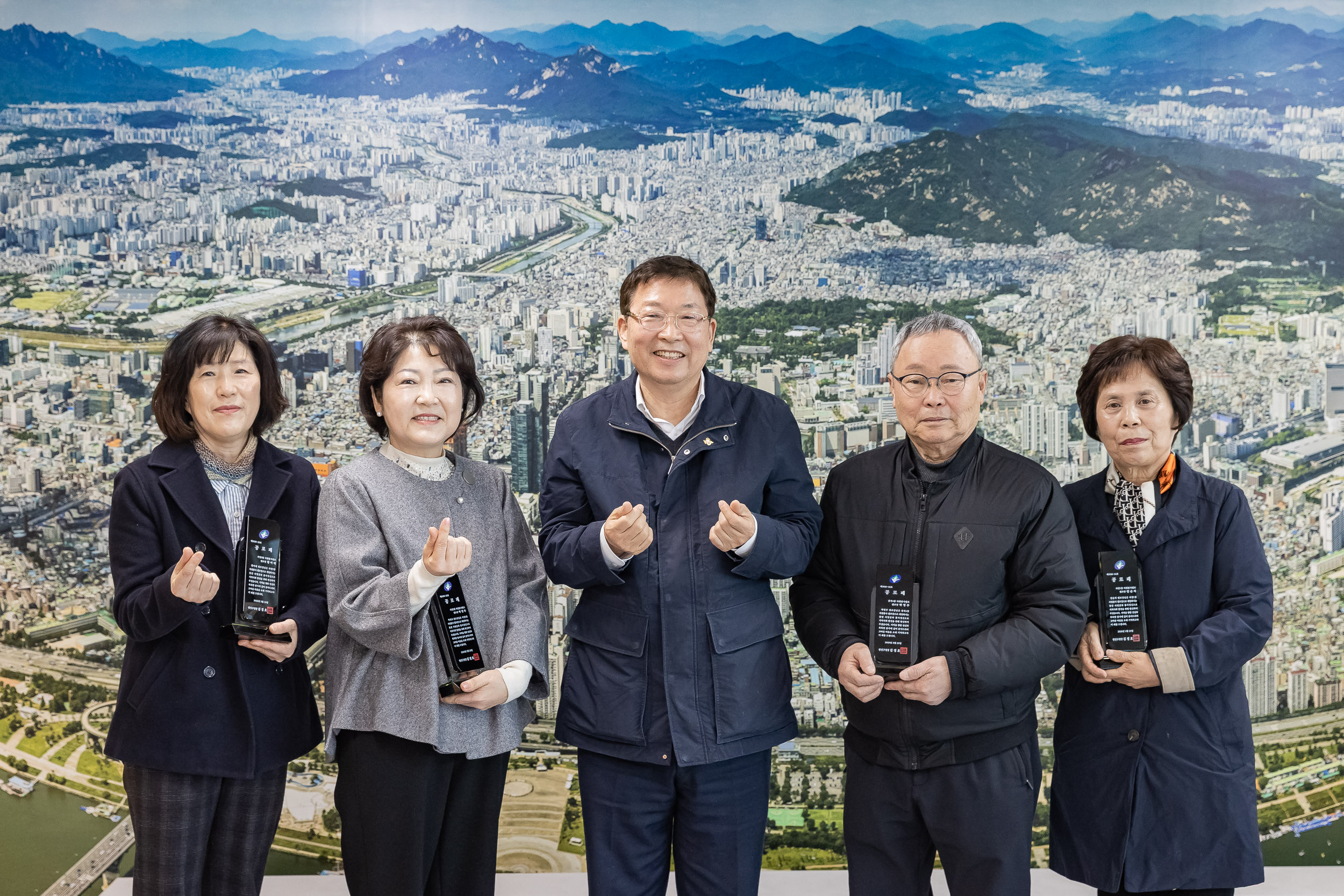 20260323-퇴임 자원봉사 캠프장 공로패 수여식 20260323-47051_L_183629.jpg