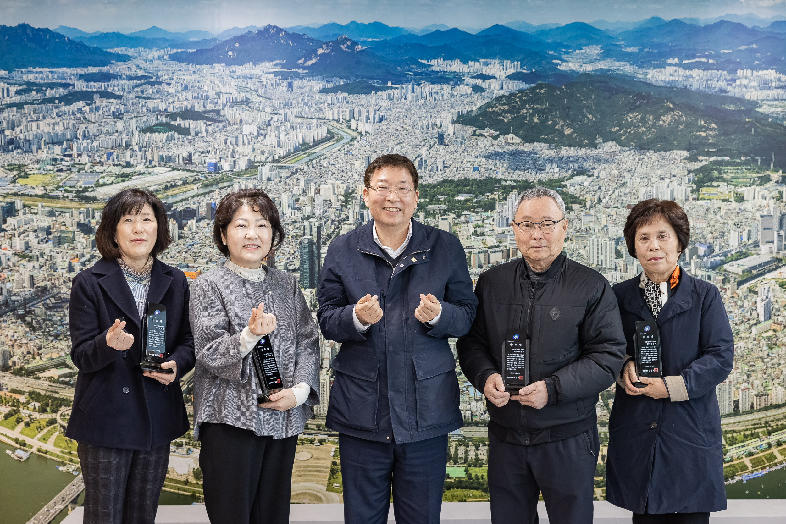 20260323-퇴임 자원봉사 캠프장 공로패 수여식 20260323-47057_L_183630.jpg