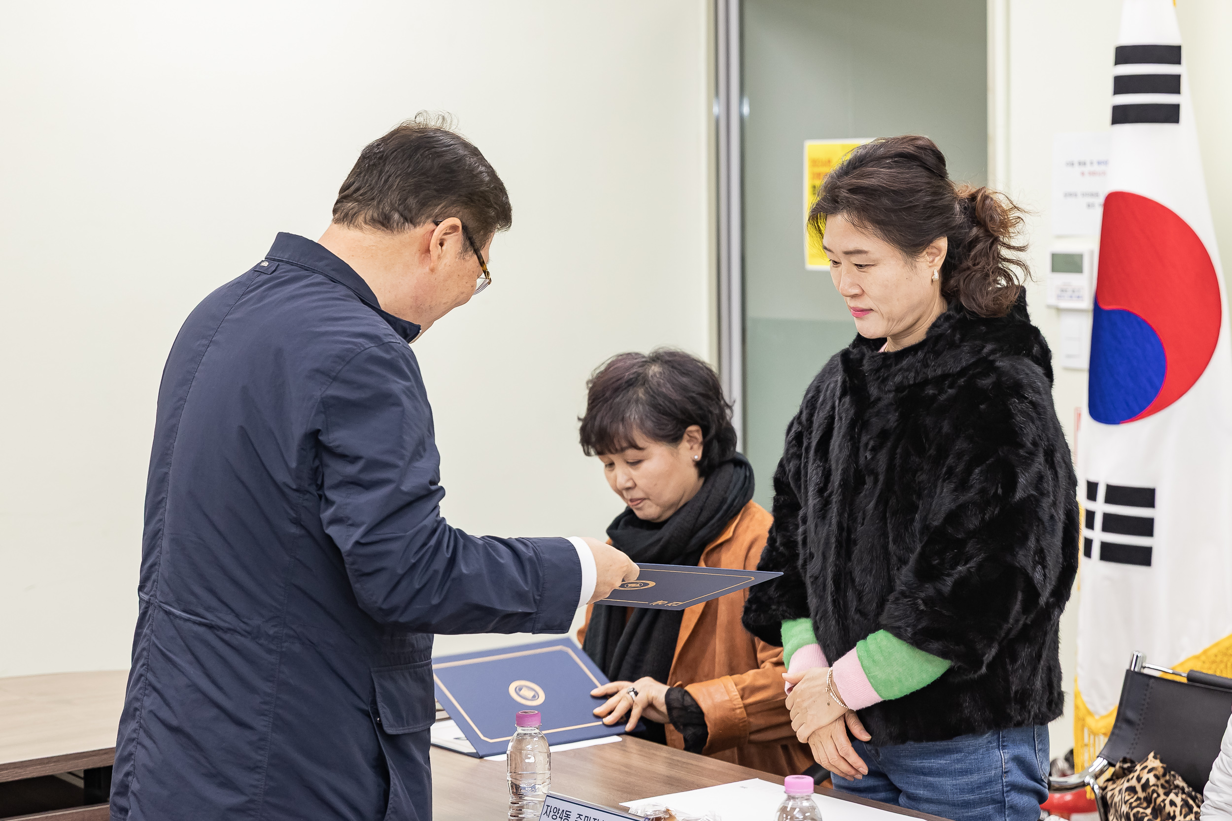 20260320-자양4동 주민자치회 신규위원 위촉장 수여 및 간담회 20260320-45568_L_172703.jpg