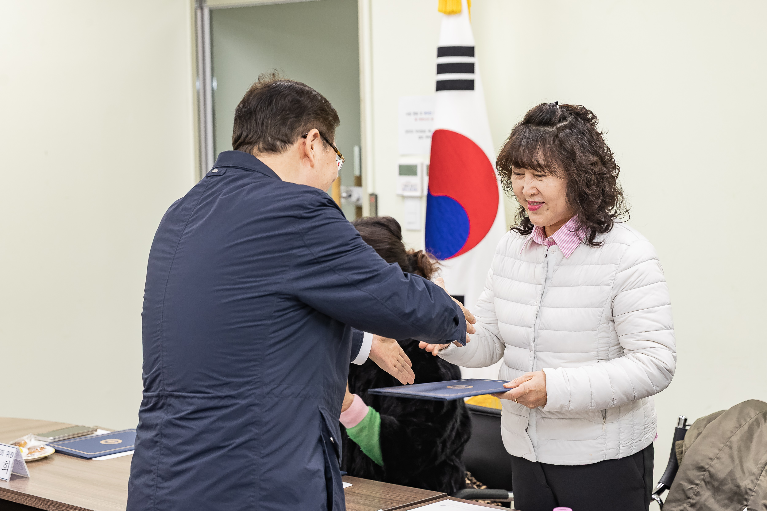 20260320-자양4동 주민자치회 신규위원 위촉장 수여 및 간담회 20260320-45589_L_172703.jpg