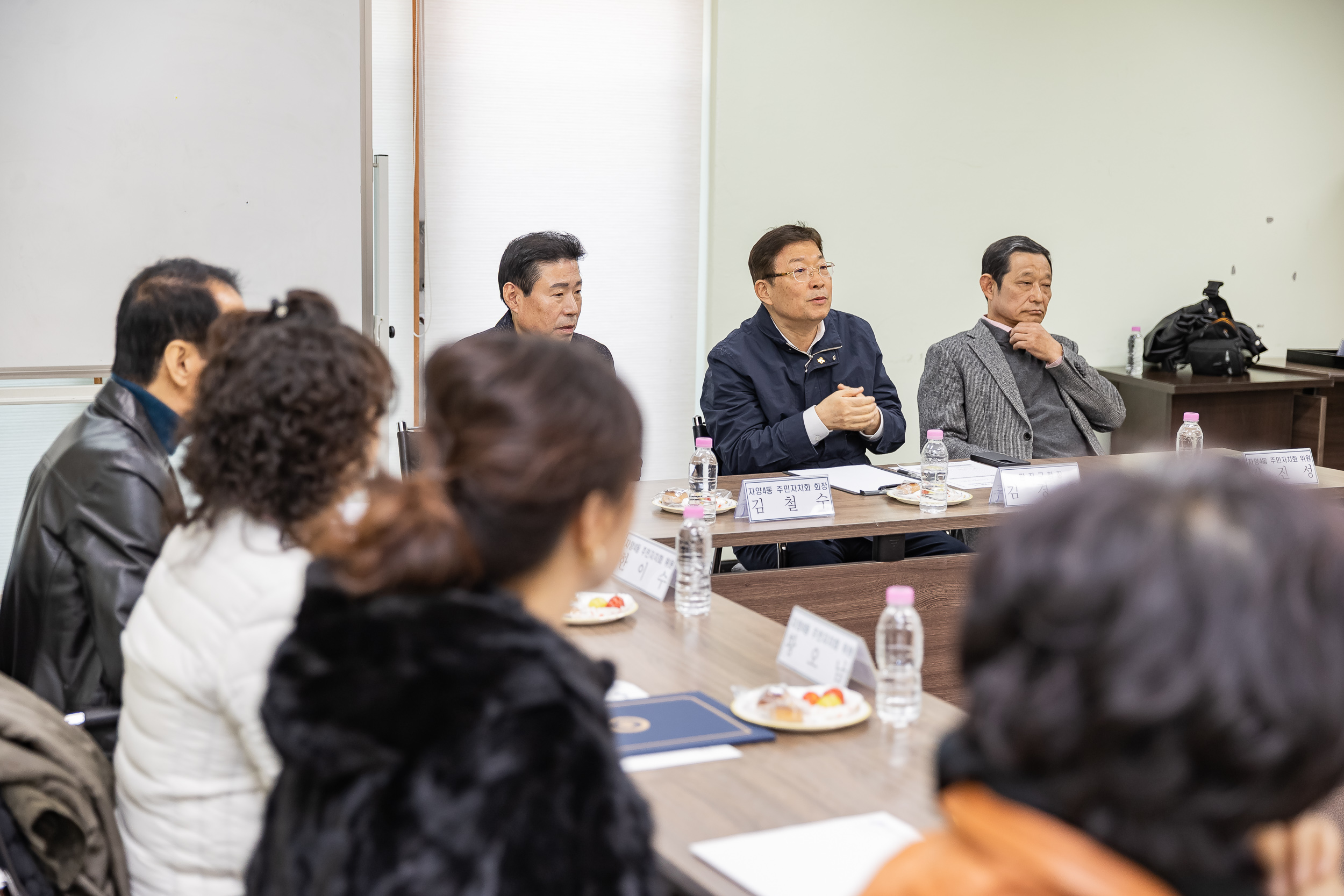 20260320-자양4동 주민자치회 신규위원 위촉장 수여 및 간담회 20260320-45674_L_172703.jpg