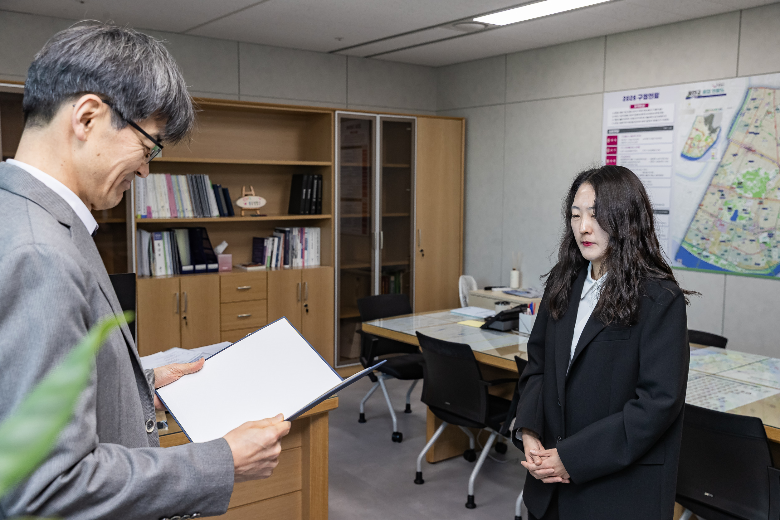 20260209-신규임용 발령장 수여식 20260209-17960_L_153716.jpg