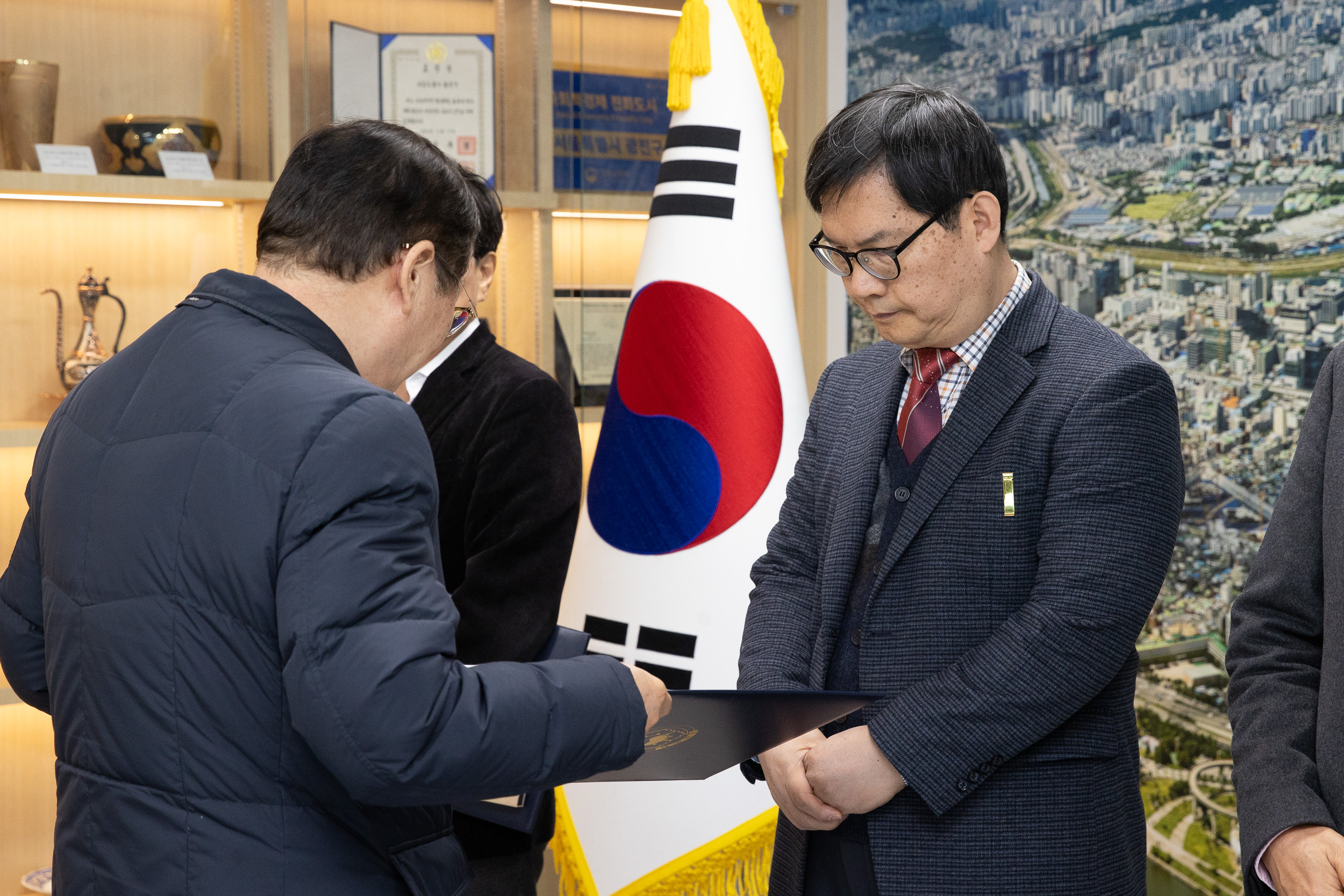 20260108-퇴직 유공자 정부포상 수여식 20260108-62076_L_111810.jpg