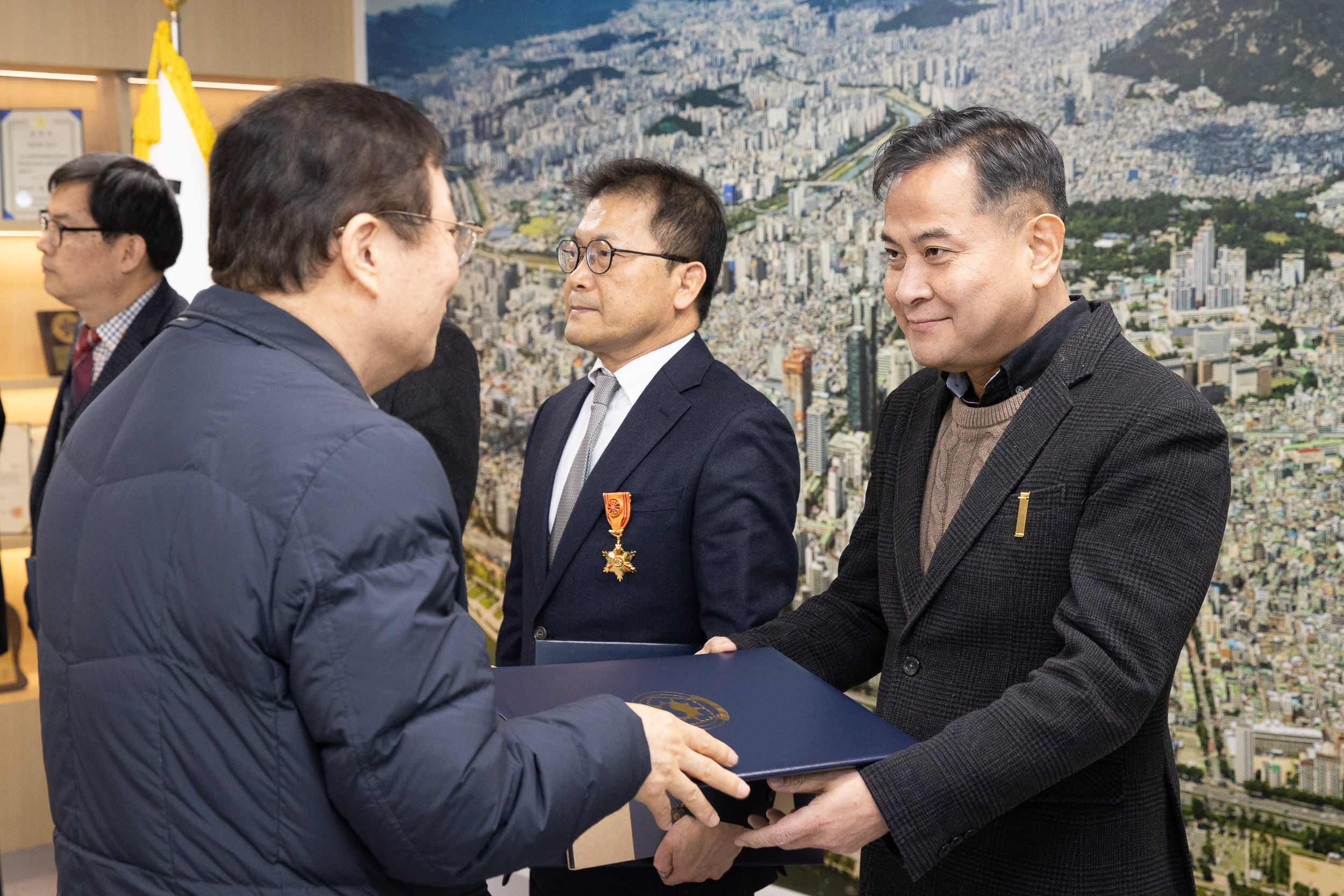 20260108-퇴직 유공자 정부포상 수여식 20260108-62132_L_111810.jpg