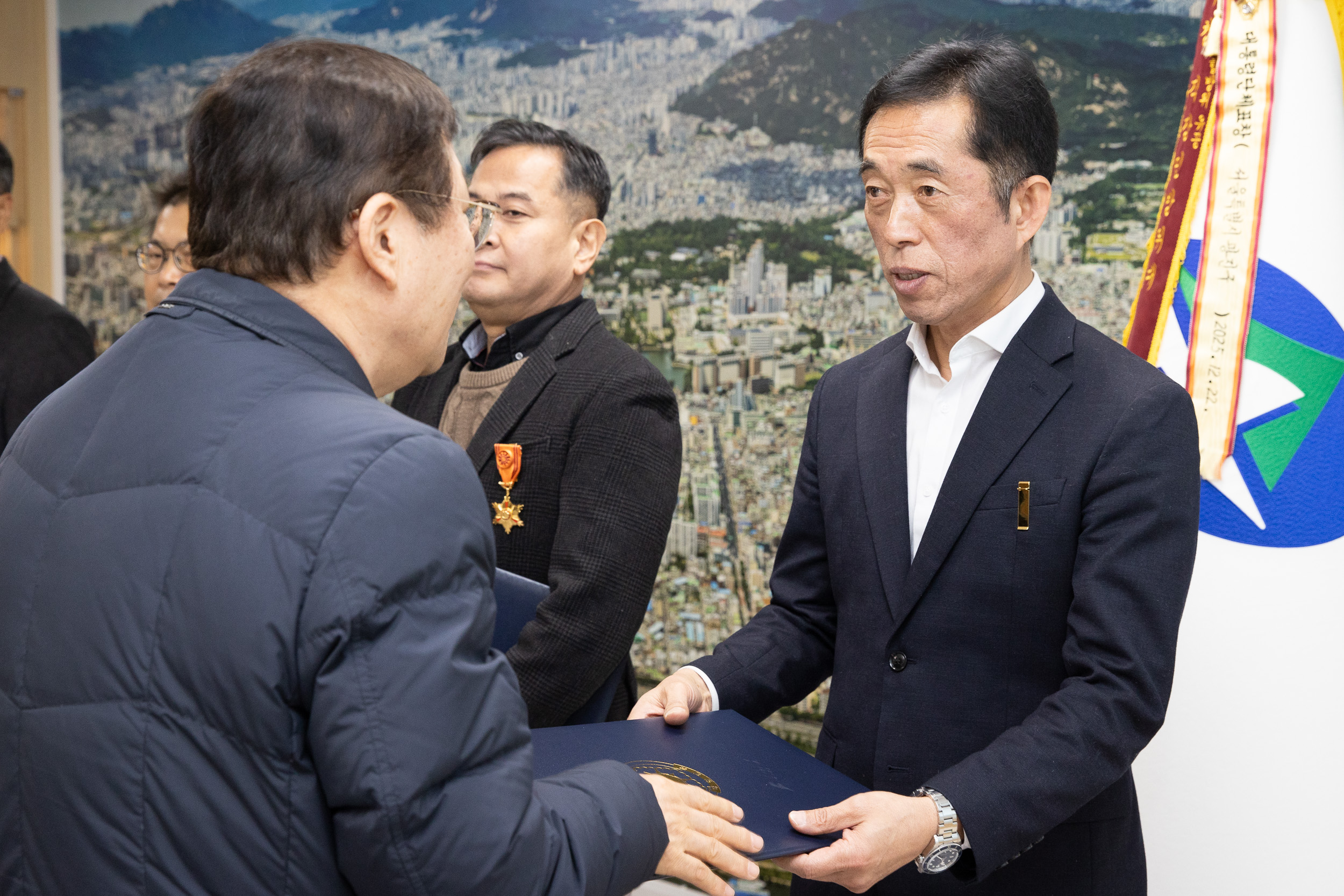 20260108-퇴직 유공자 정부포상 수여식 20260108-62148_L_111810.jpg