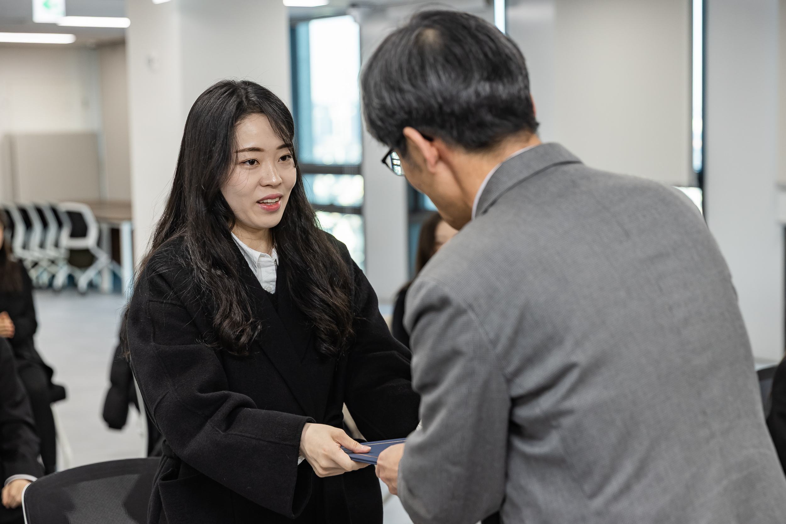 20251230-2026년 상반기 신규임용후보자 발령장 수여식 20251230-57075_L_134948.jpg