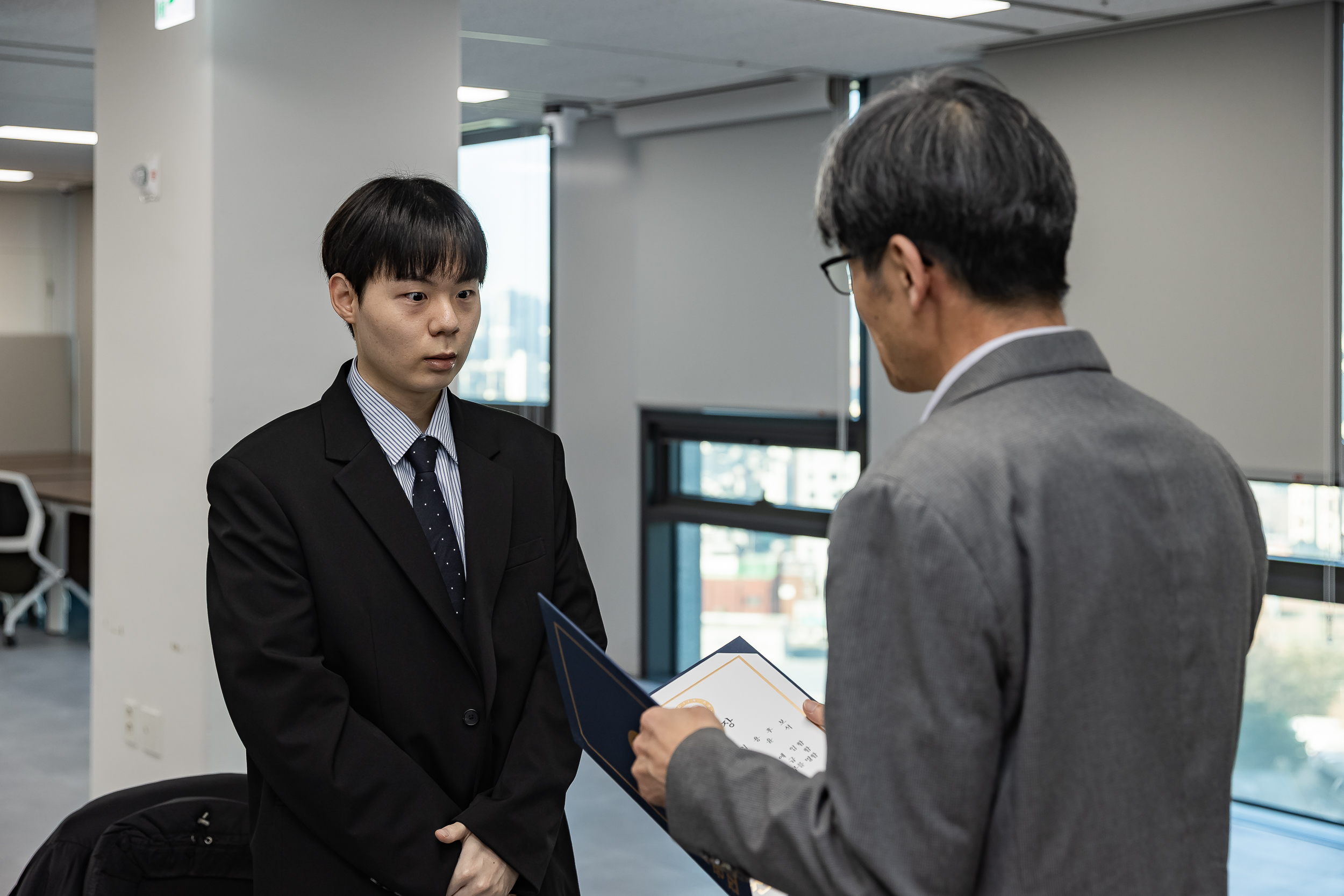 20251230-2026년 상반기 신규임용후보자 발령장 수여식 20251230-57189_L_134949.jpg