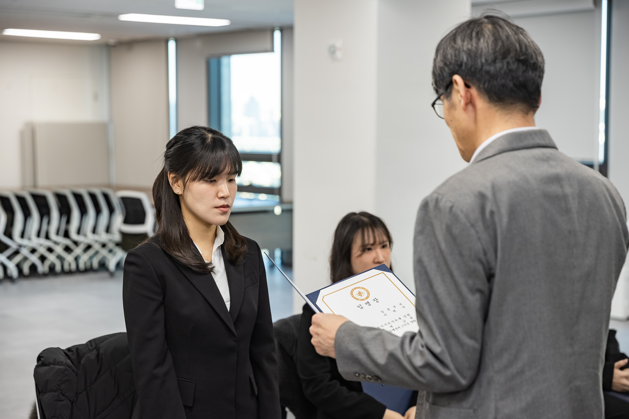 20251230-2026년 상반기 신규임용후보자 발령장 수여식 20251230-57205_L_134949.jpg