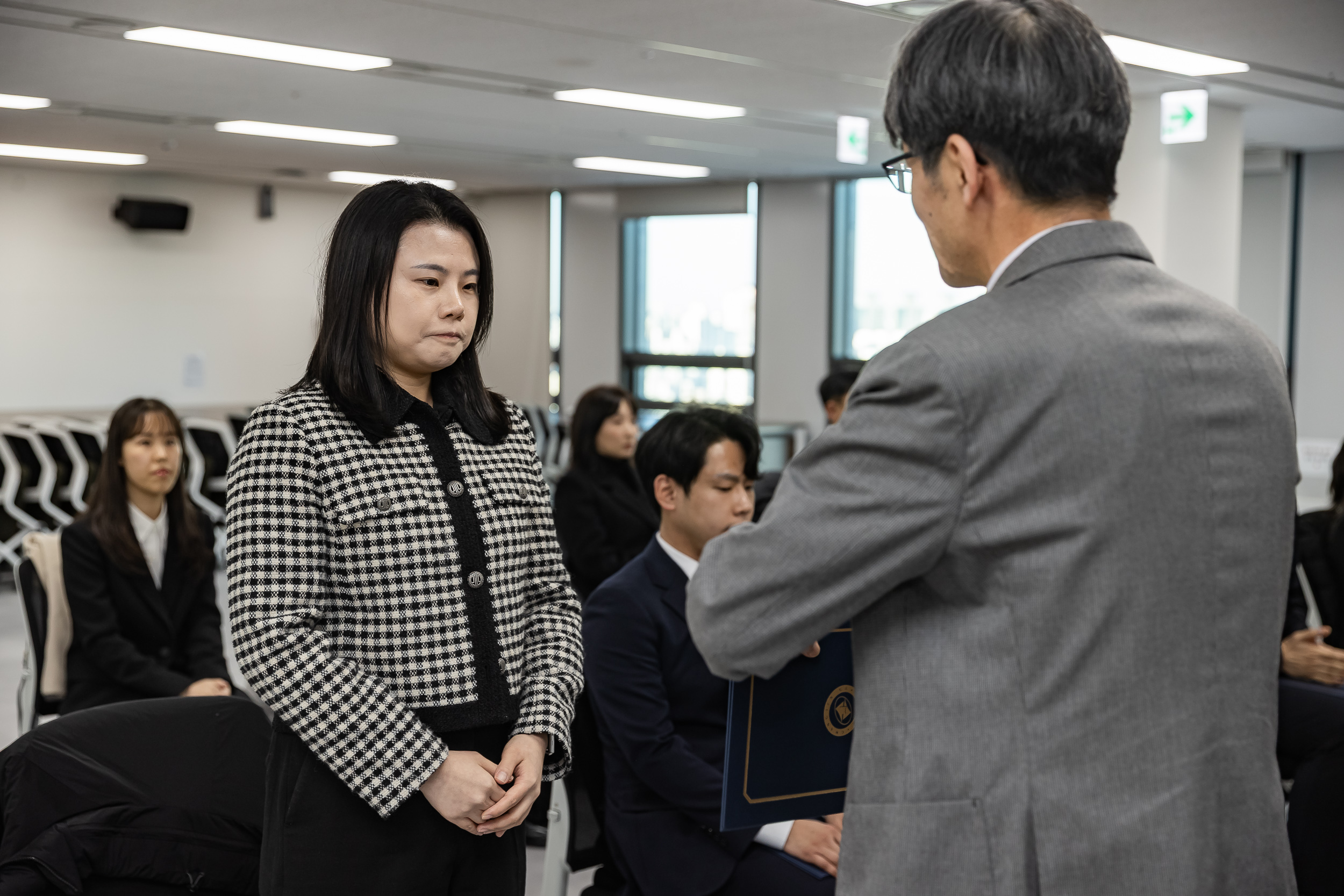 20251230-2026년 상반기 신규임용후보자 발령장 수여식 20251230-57248_L_134949.jpg