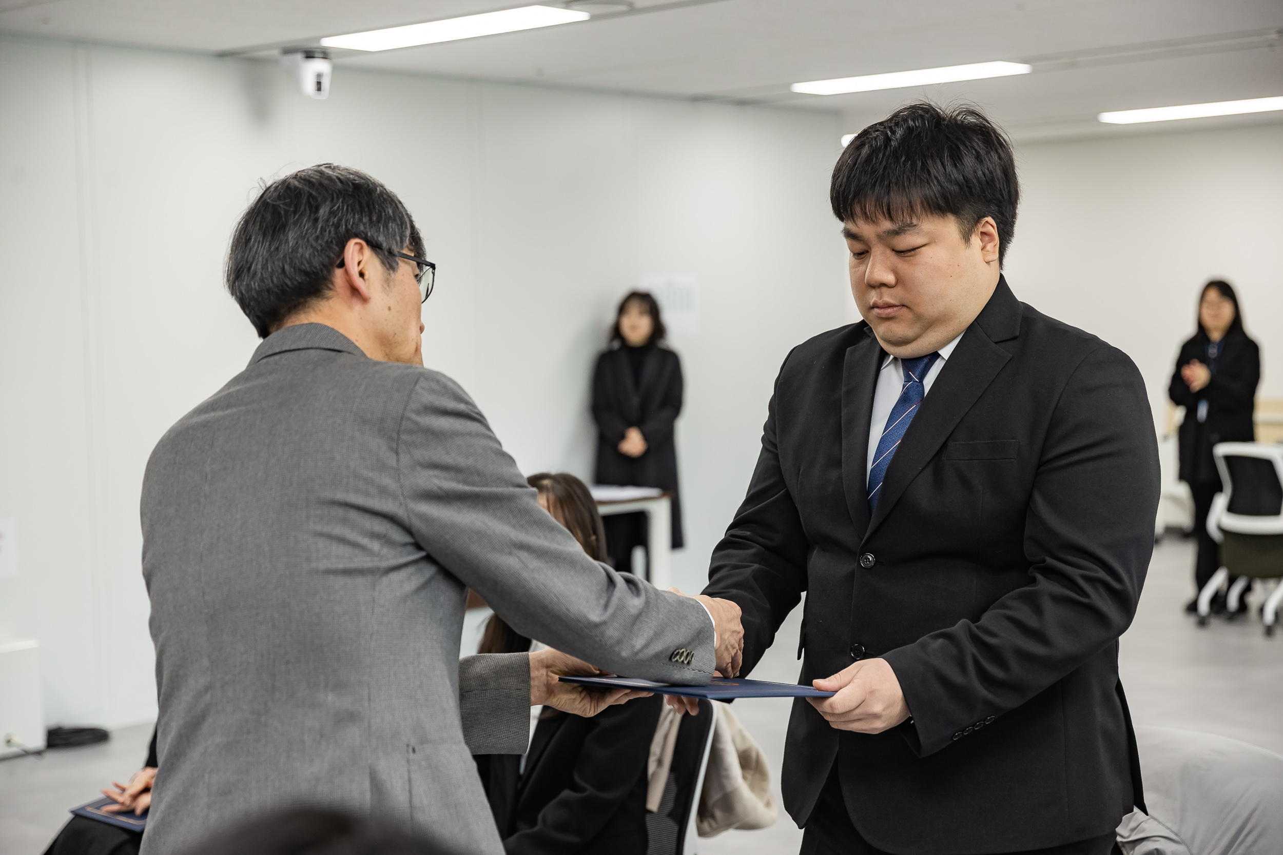 20251230-2026년 상반기 신규임용후보자 발령장 수여식 20251230-57292_L_134949.jpg