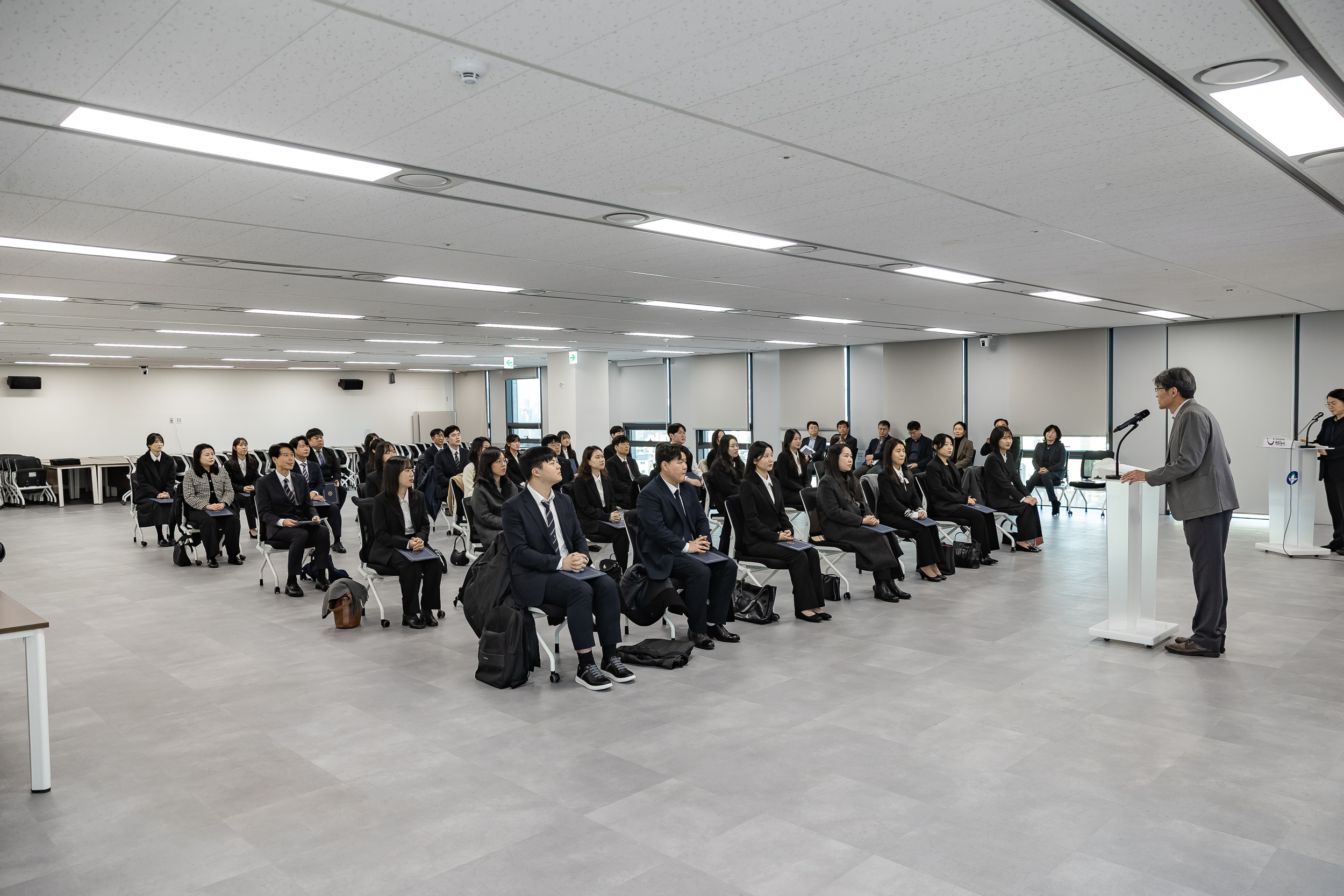 20251230-2026년 상반기 신규임용후보자 발령장 수여식 20251230-57338_L_134949.jpg