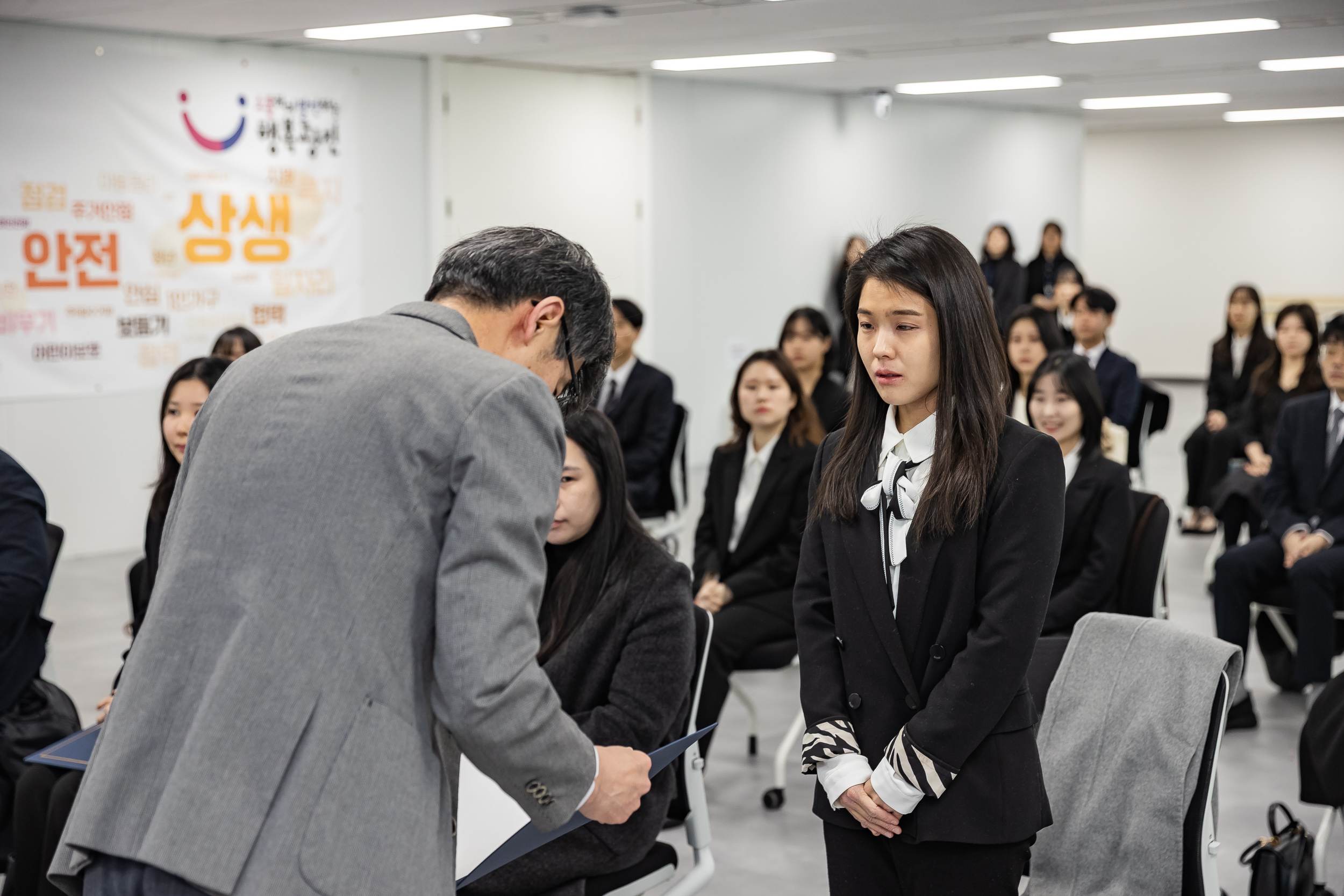 20251230-2026년 상반기 신규임용후보자 발령장 수여식 20251230-57023_L_134948.jpg