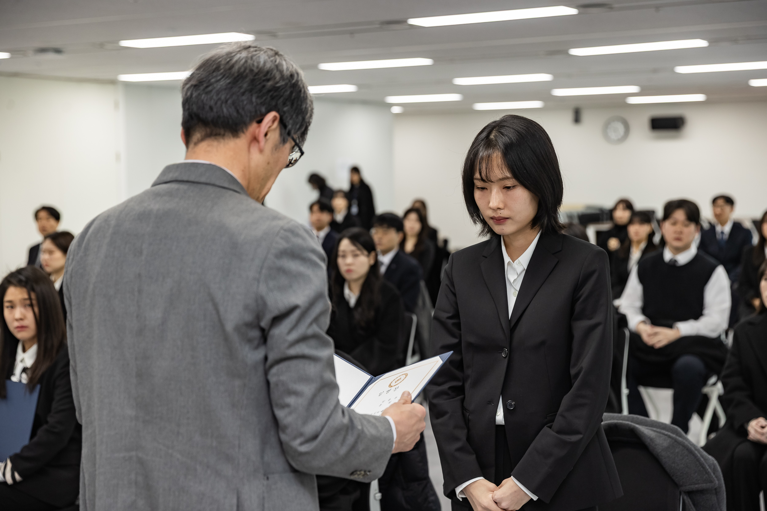 20251230-2026년 상반기 신규임용후보자 발령장 수여식 20251230-57044_L_134948.jpg