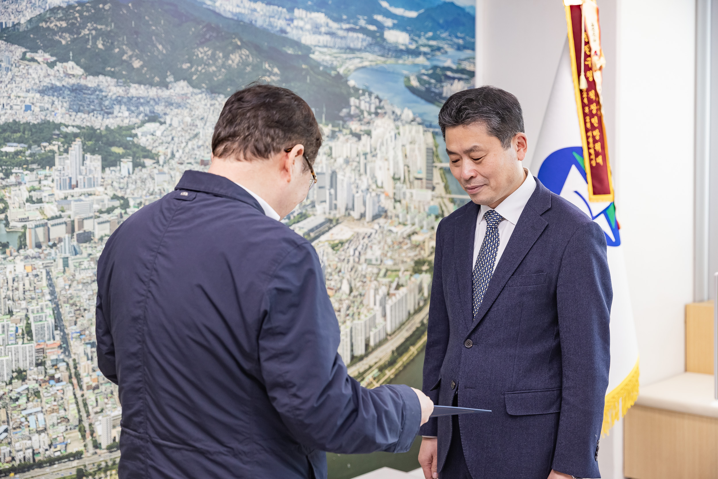 20260303-기금운용심의위원회 신규위원 위촉식 20260303-30400_L_204845.jpg