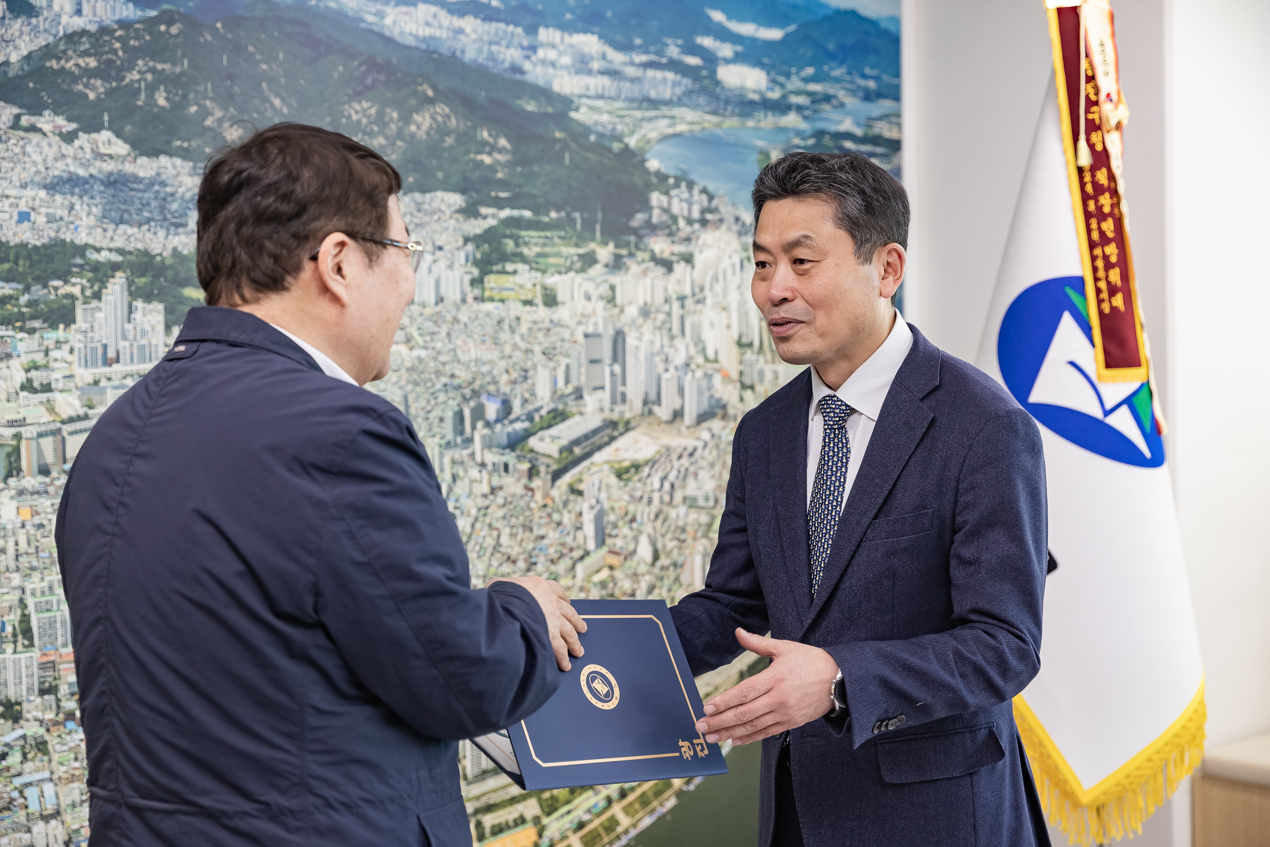 20260303-기금운용심의위원회 신규위원 위촉식 20260303-30407_L_204845.jpg