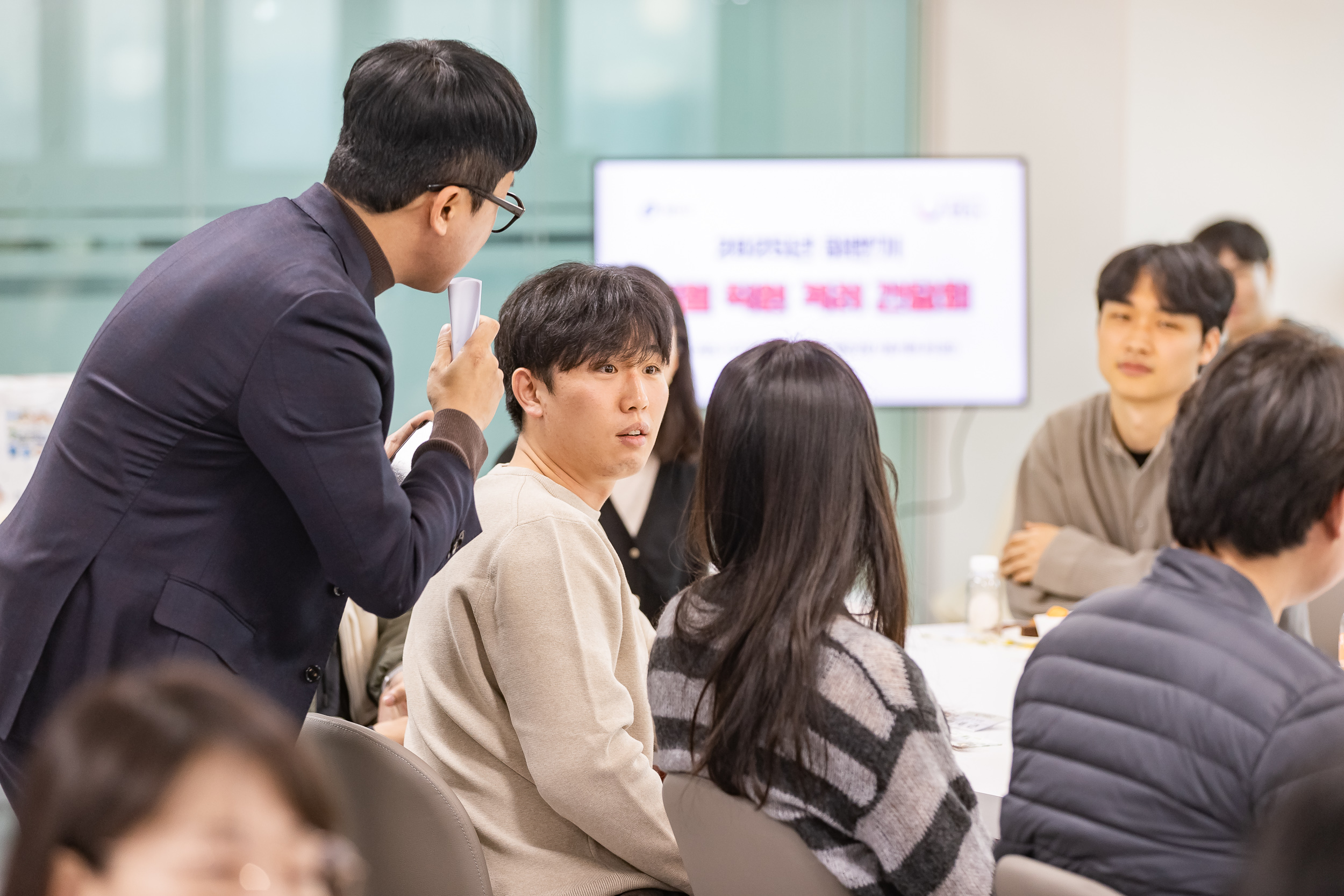 20251127-2025년 하반기 친절 직원 격려 간담회 20251127-17488_L_130138.jpg