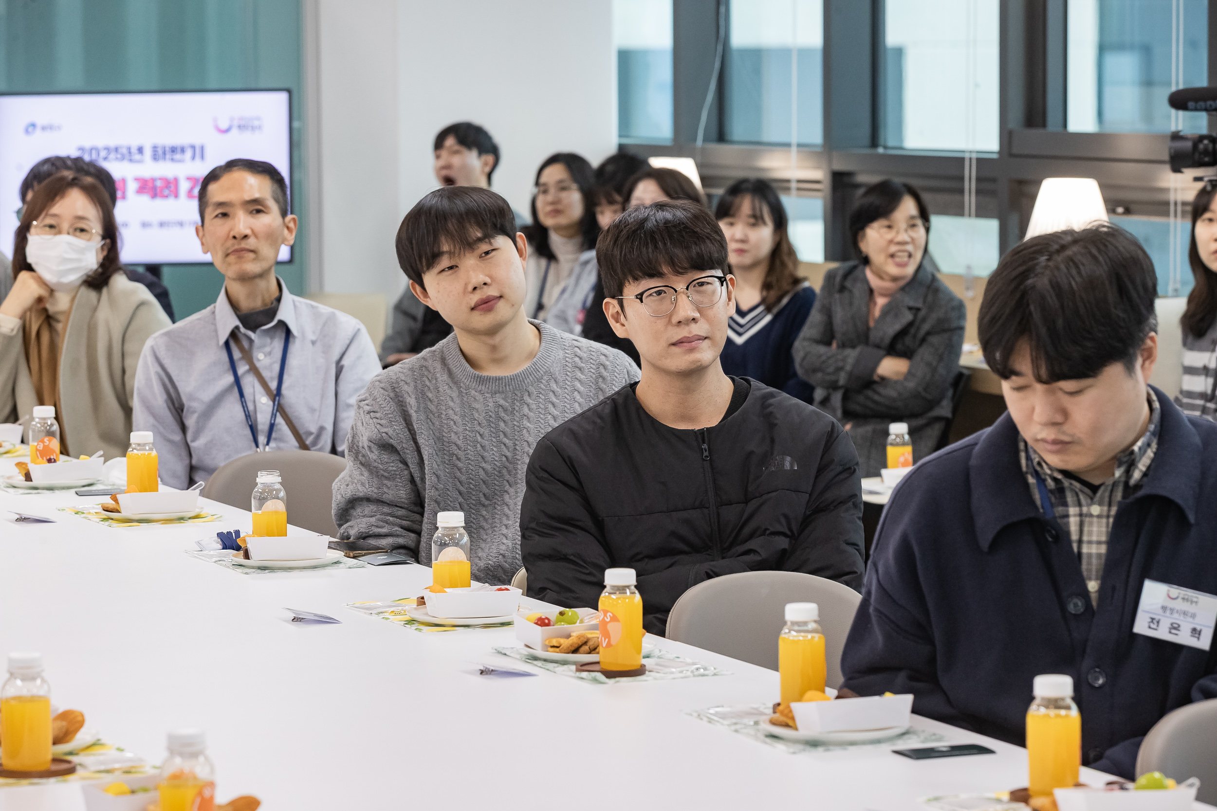 20251127-2025년 하반기 친절 직원 격려 간담회 20251127-17492_L_130138.jpg