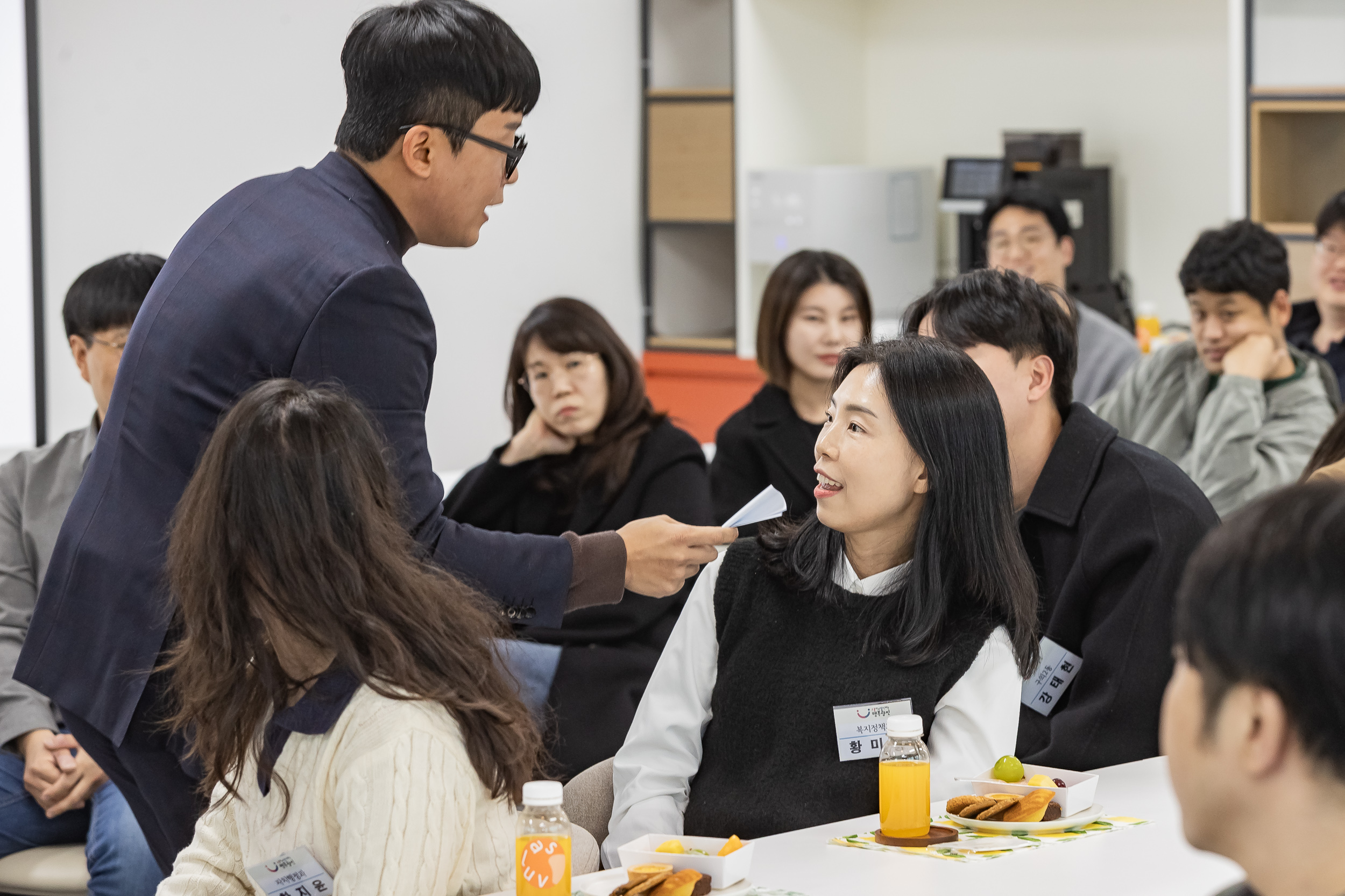 20251127-2025년 하반기 친절 직원 격려 간담회 20251127-17542_L_130139.jpg