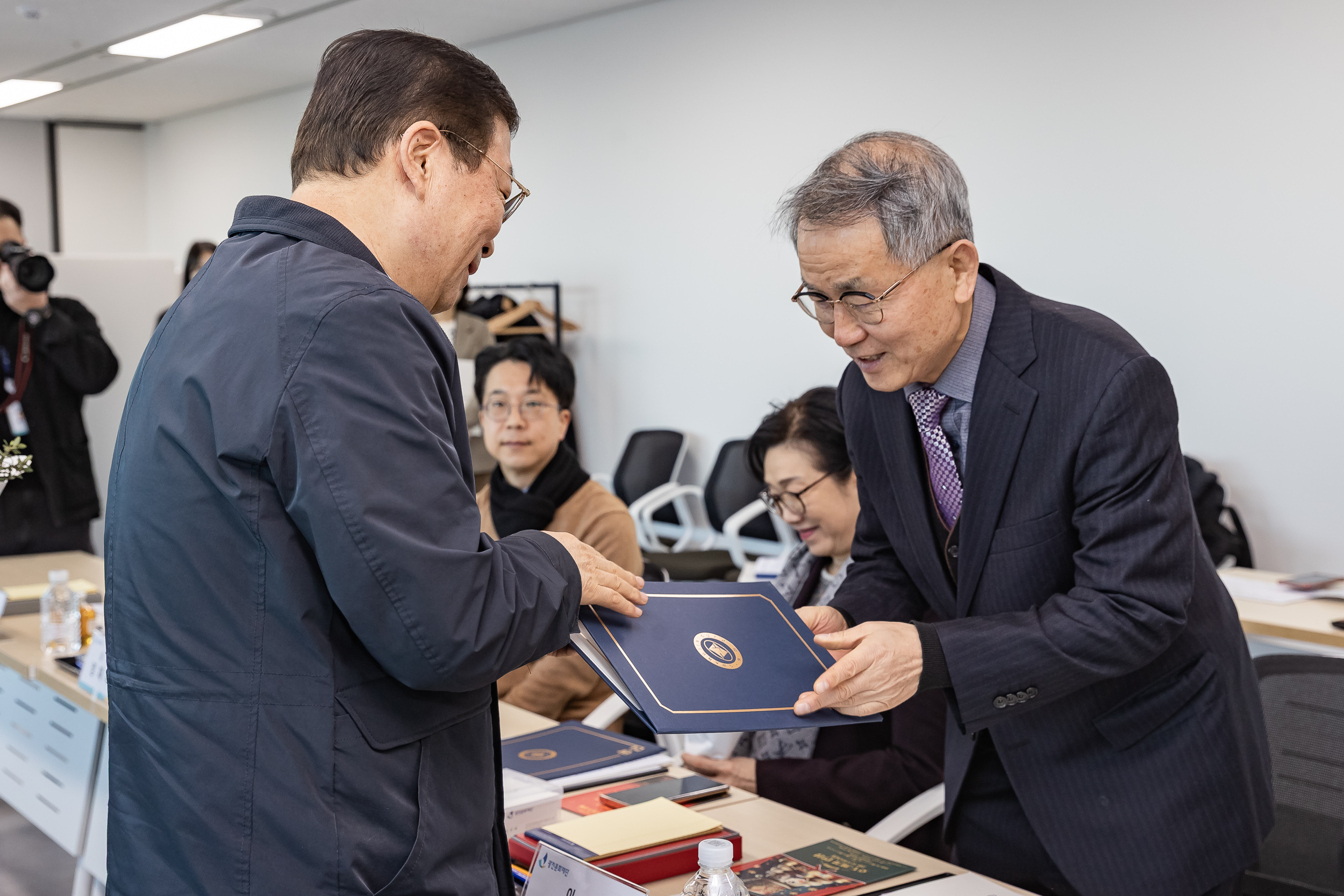 20251226-2025년도 제3회 재단법인 광진문화재단 이사회 20251226-54450_L_161005.jpg