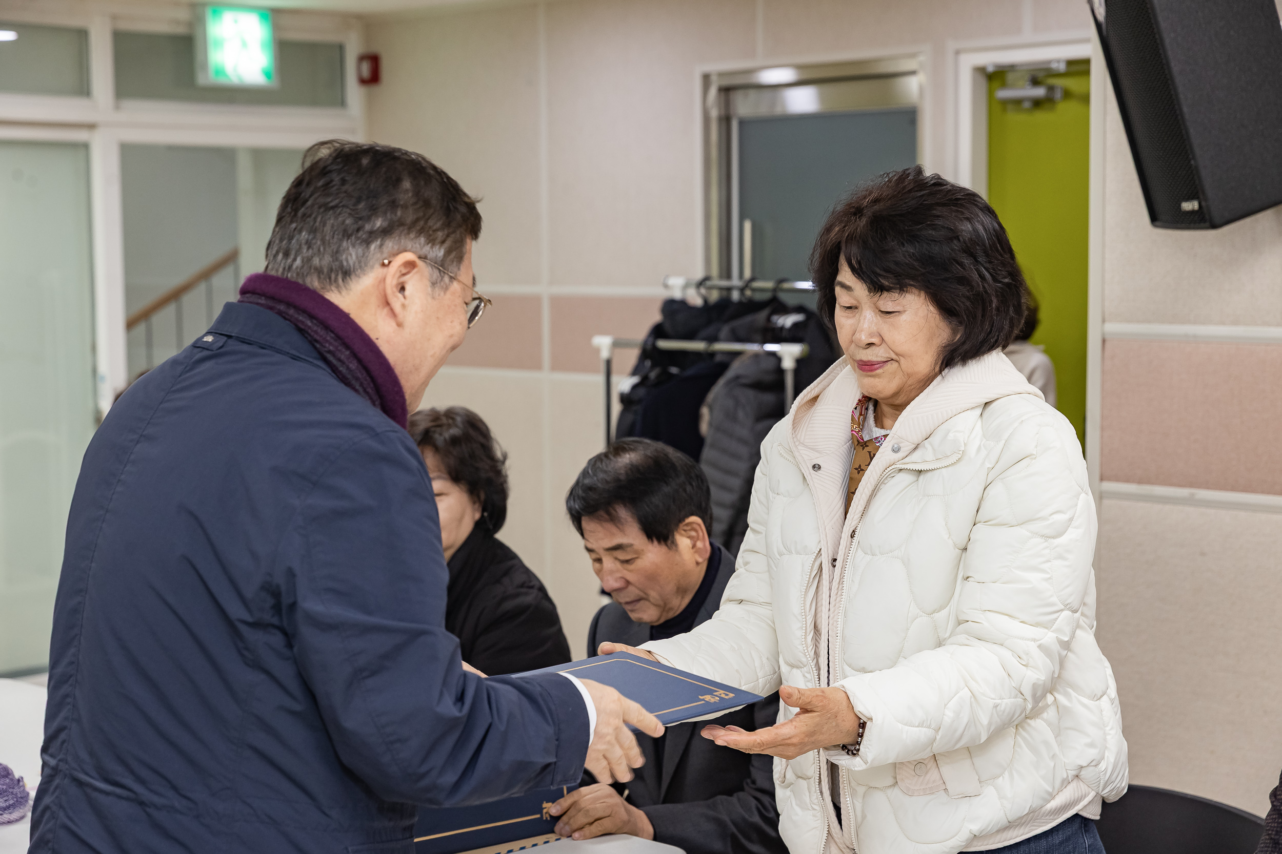 20260212-자양3동 주민자치회 위원 위촉장 수여식 20260212-18728_L_132607.jpg