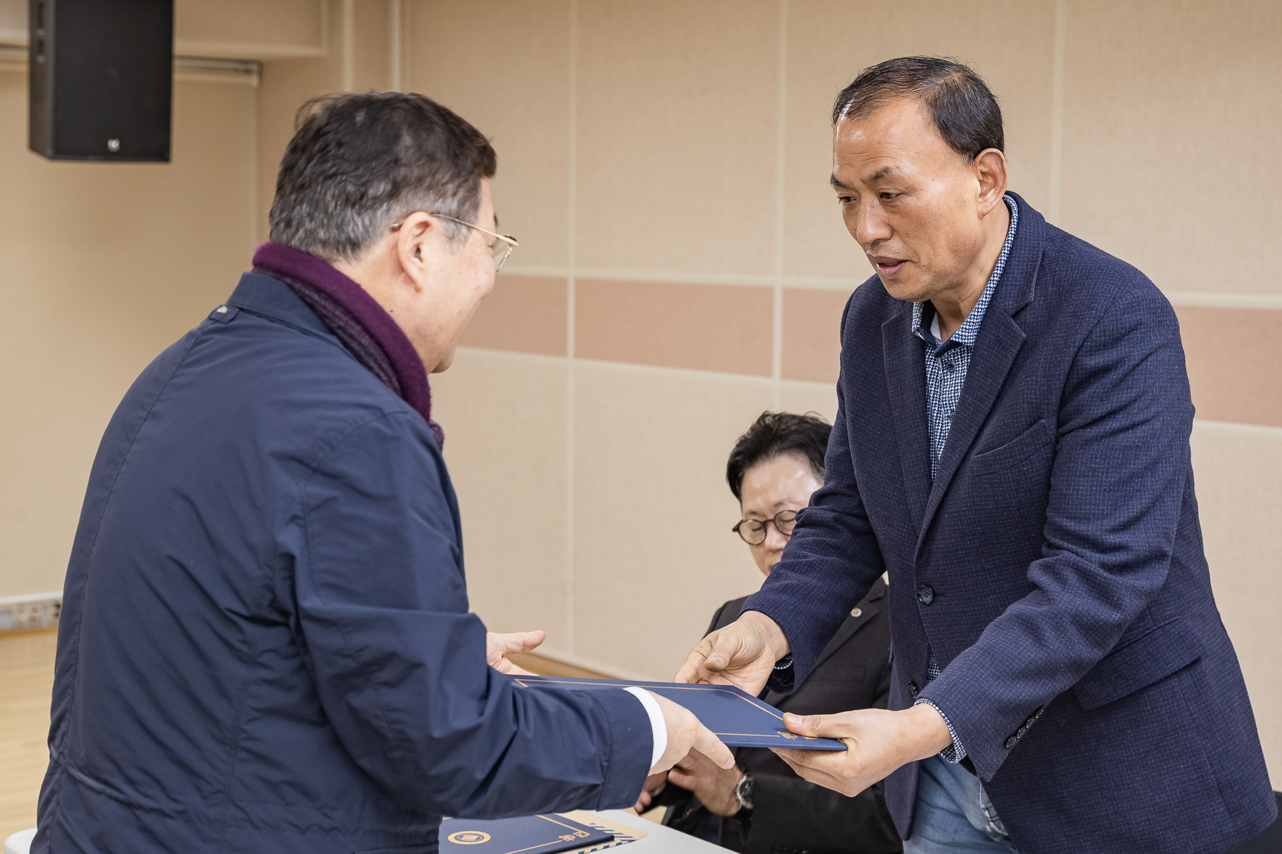 20260212-자양3동 주민자치회 위원 위촉장 수여식 20260212-18868_L_132608.jpg