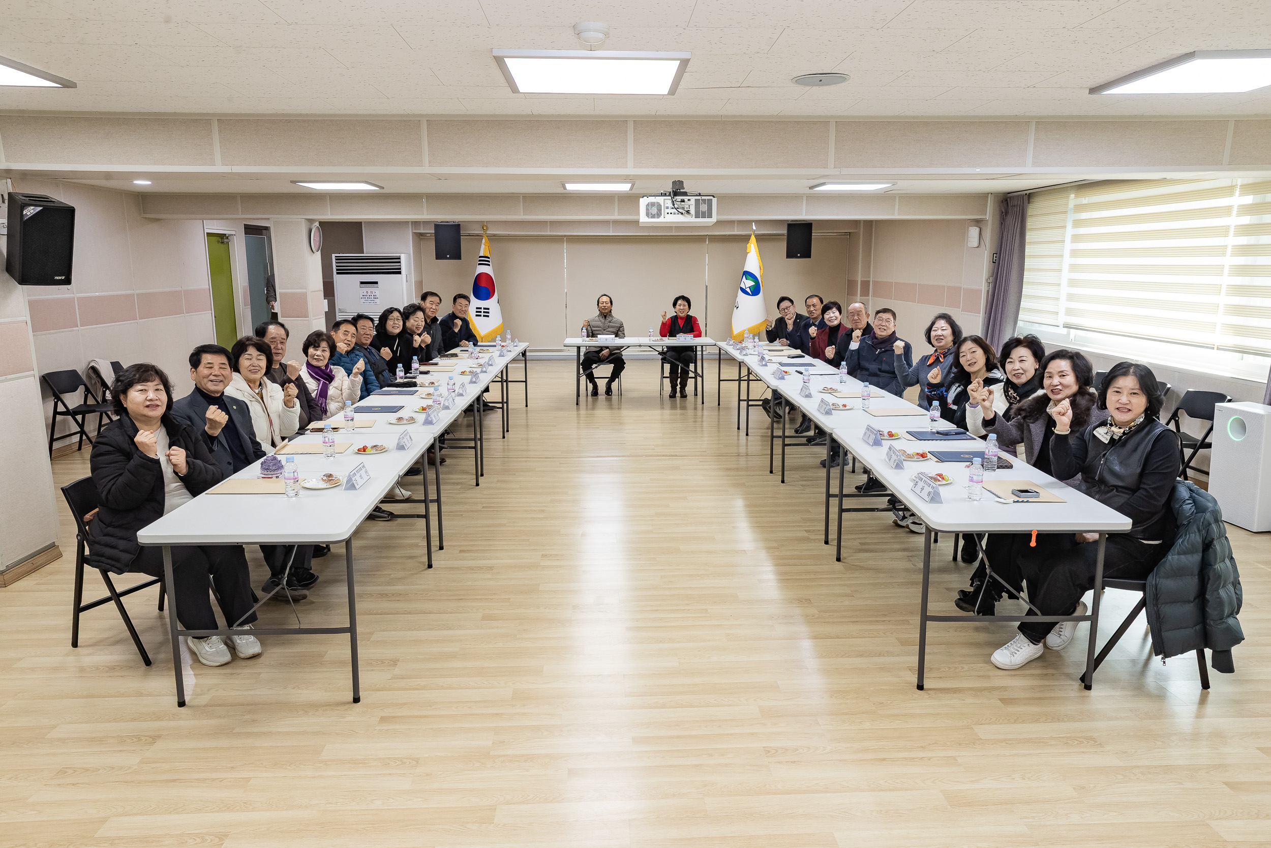 20260212-자양3동 주민자치회 위원 위촉장 수여식 20260212-19115_L_132609.jpg