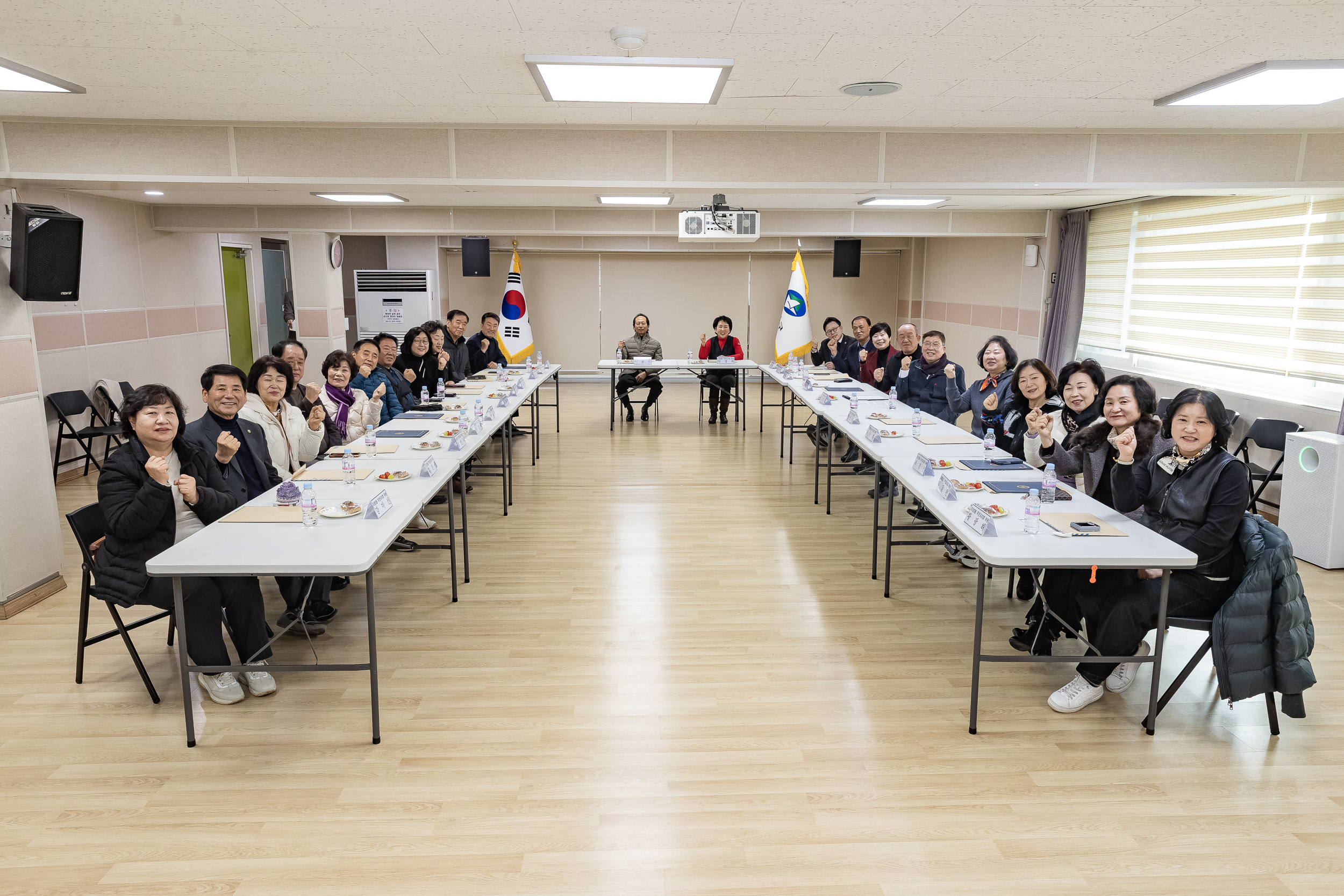 20260212-자양3동 주민자치회 위원 위촉장 수여식 20260212-19119_L_132609.jpg