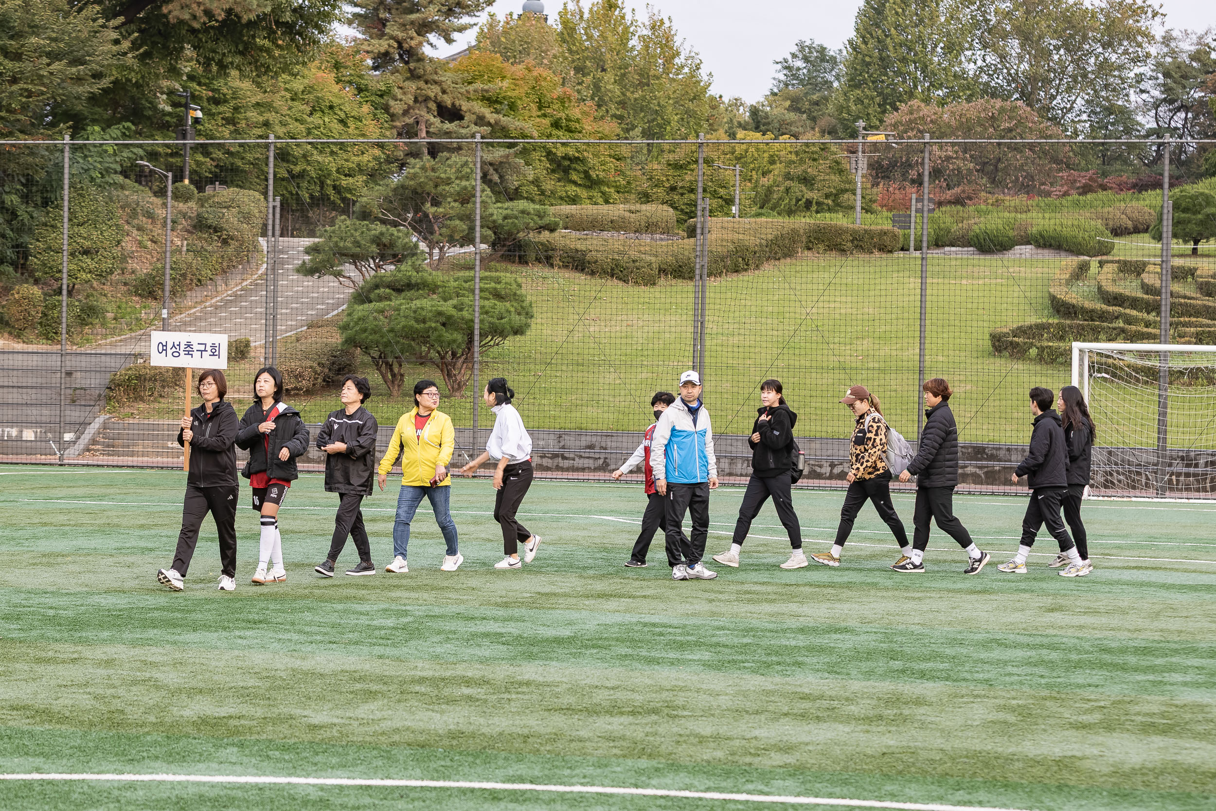 20251026-제30회 광진구협회장기 축구대회 20251026-71158_L_181546.jpg