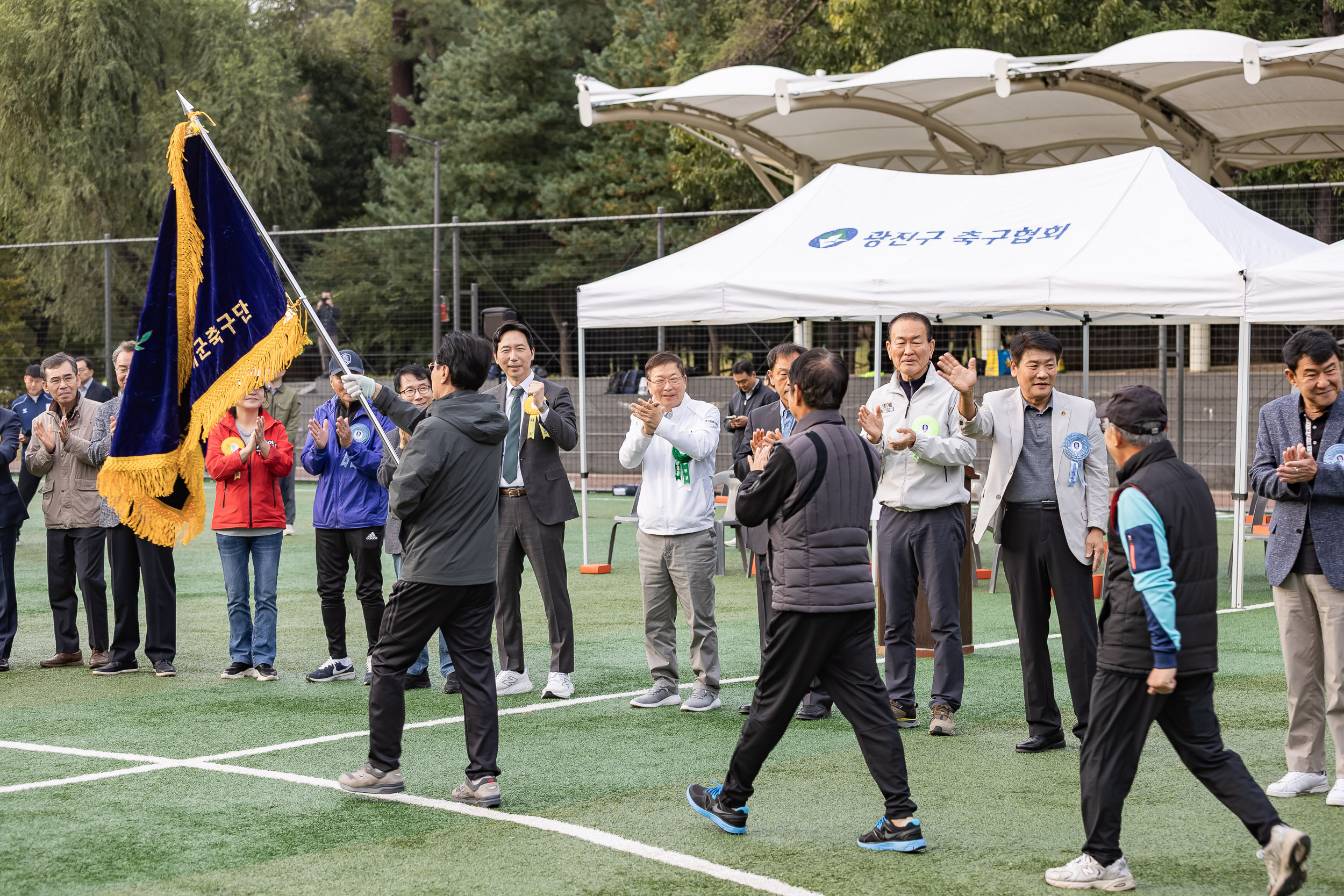 20251026-제30회 광진구협회장기 축구대회 20251026-71211_L_181546.jpg